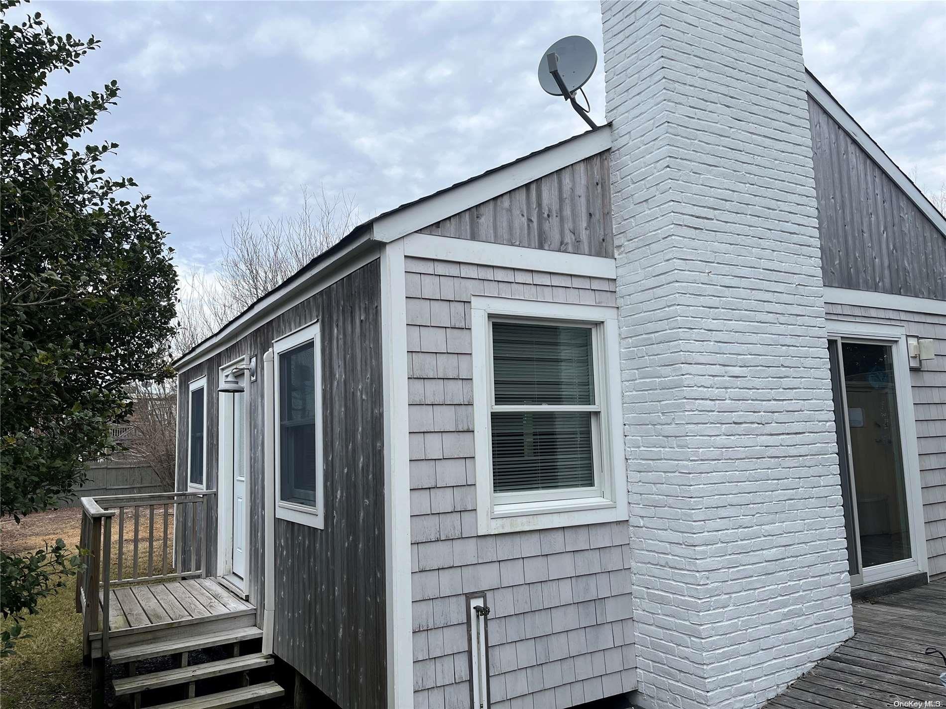 6 Champlain Walk, Ocean Beach, NY 11770, USA property photo