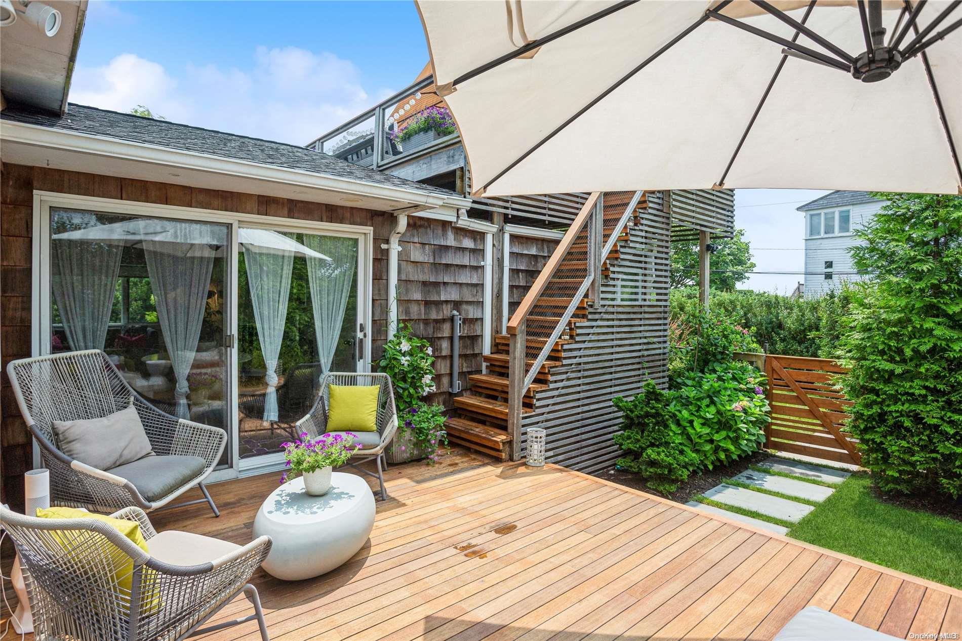 39 Rogers Ln, Bellport, NY 11713, USA property photo