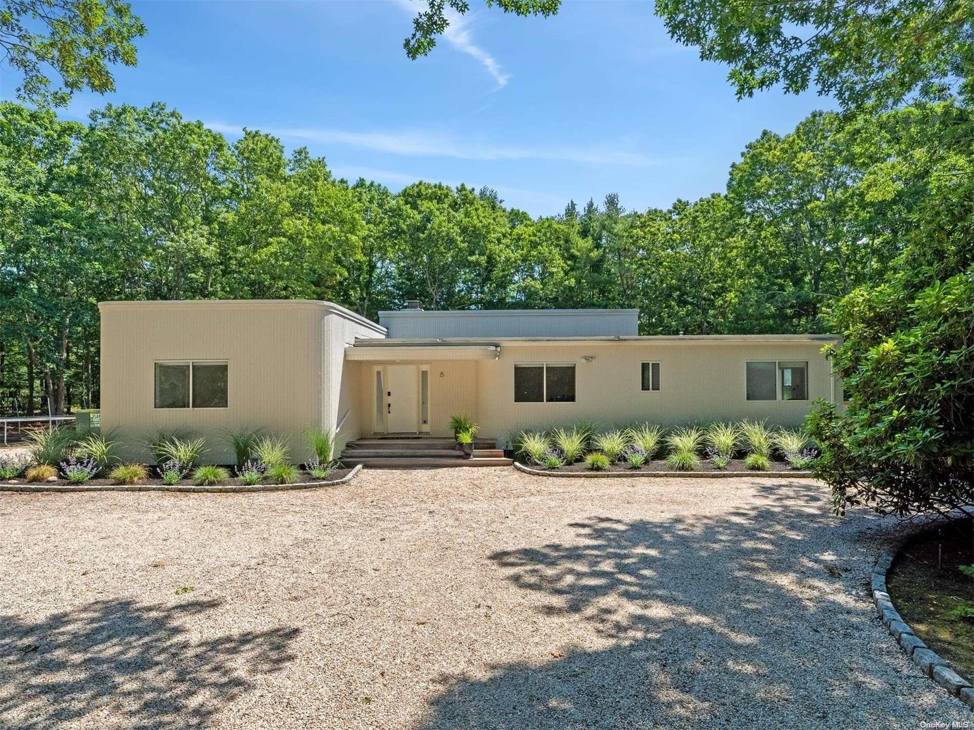 8 Deer Path Quogue, NY 11959 property photo