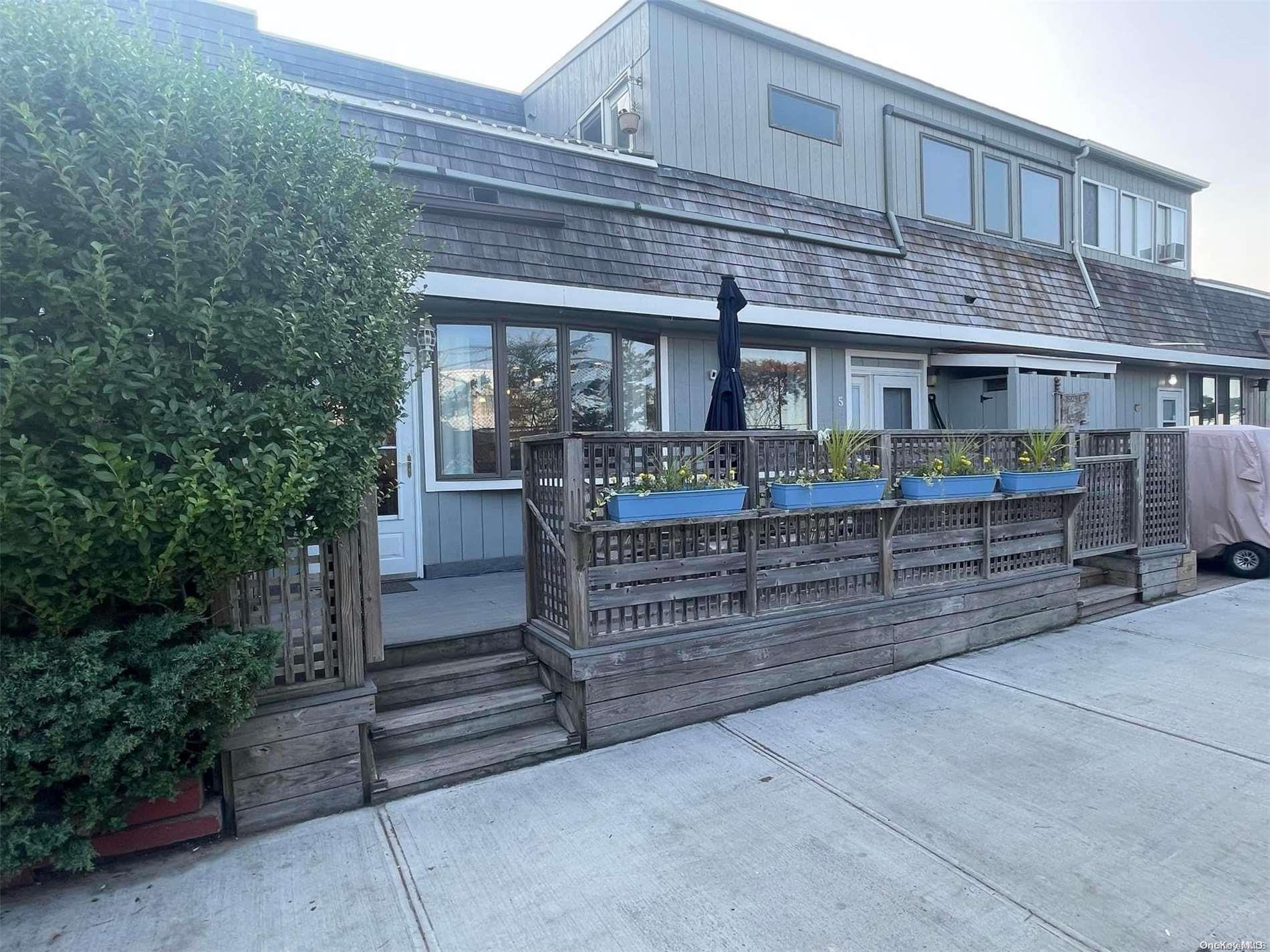 7 Dehnhoff Walk, Ocean Beach, NY 11770, USA property photo