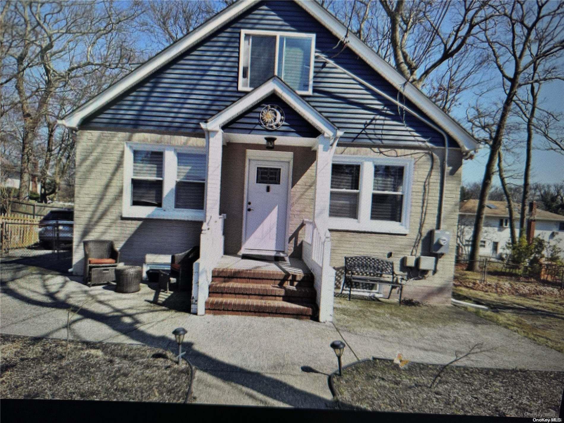 53 W 8th St, Ronkonkoma, NY 11779, USA property photo