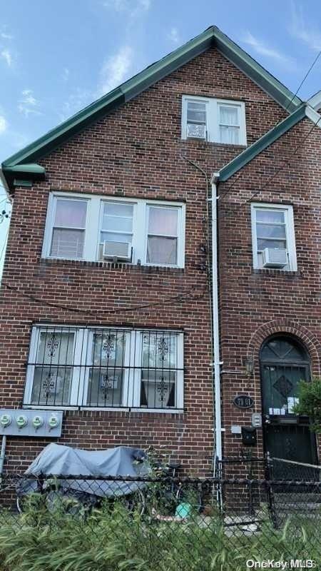 61-01 79th St, Flushing, NY 11379, USA property photo