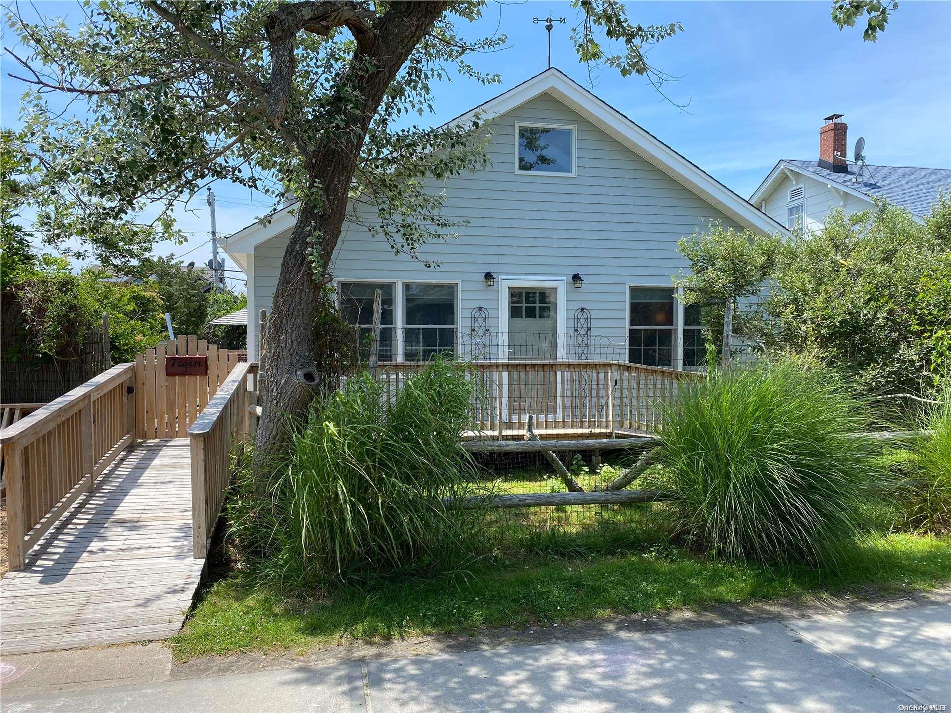 182 Cottage Walk, Ocean Beach, NY 11770, USA property photo