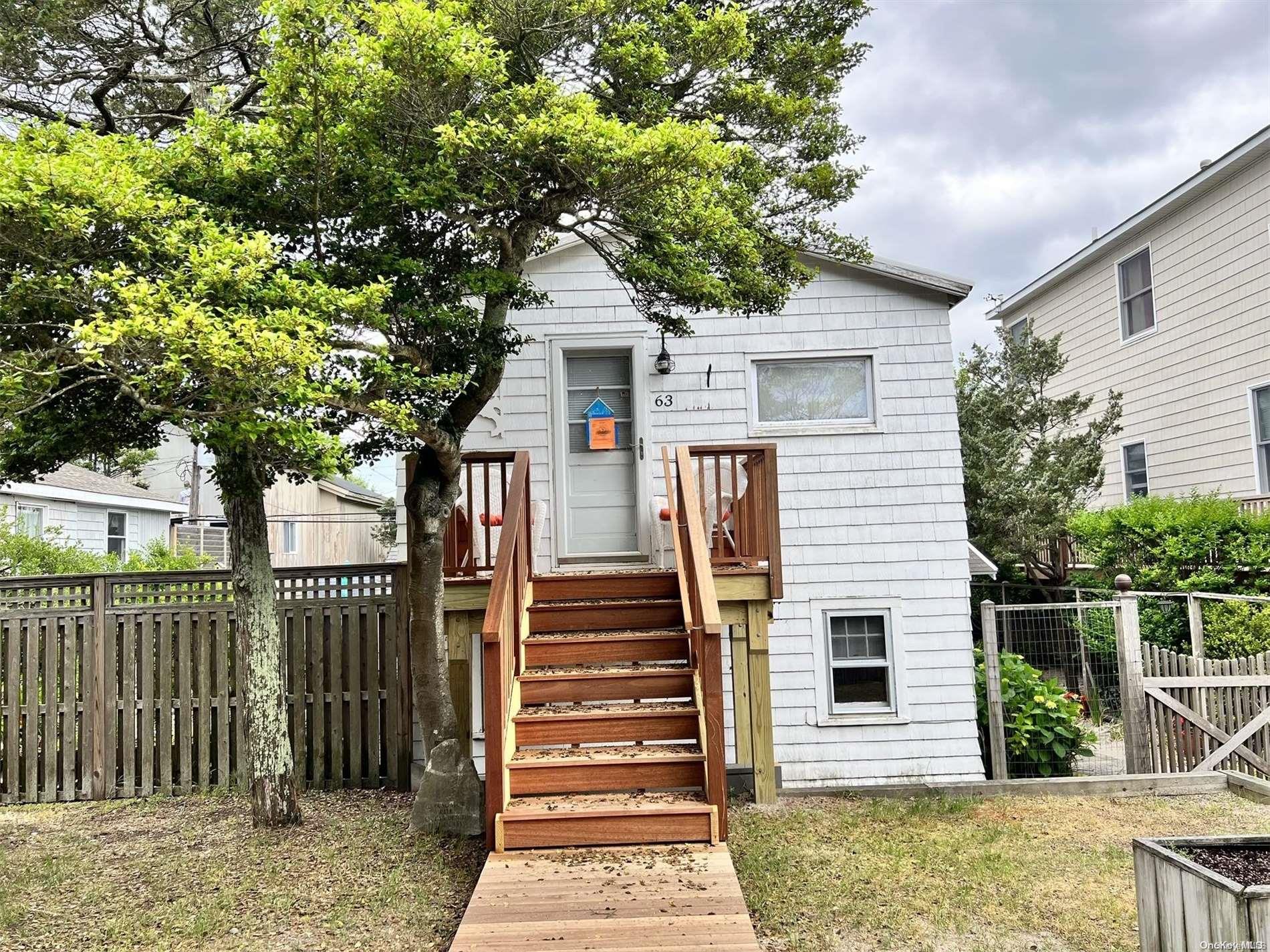 63 Bungalow Ln, Ocean Beach, NY 11770, USA property photo