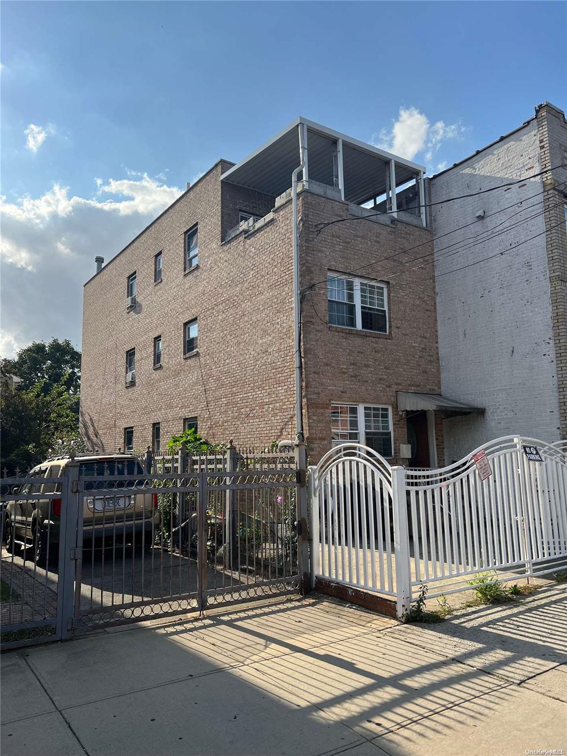 224 Berriman St, Brooklyn, NY 11208, USA property photo