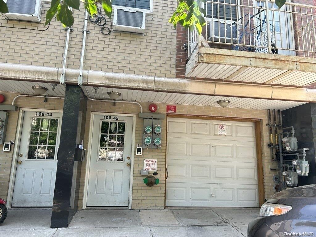 108-42 41st Ave, Flushing, NY 11368, USA property photo