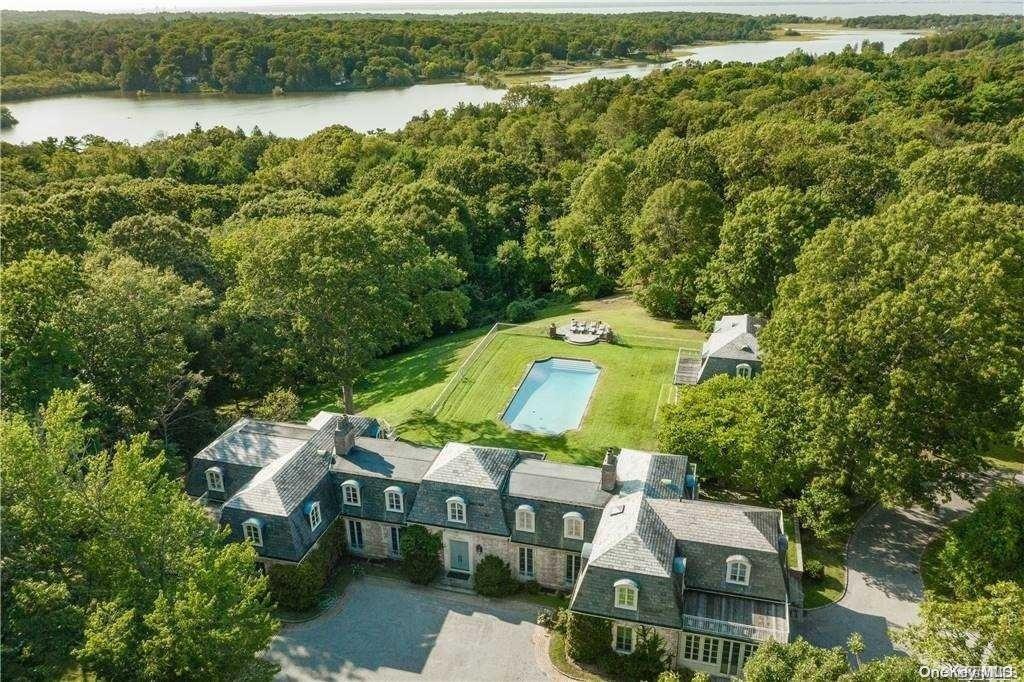 214 Cleft Rd, Mill Neck, NY 11765, USA property photo