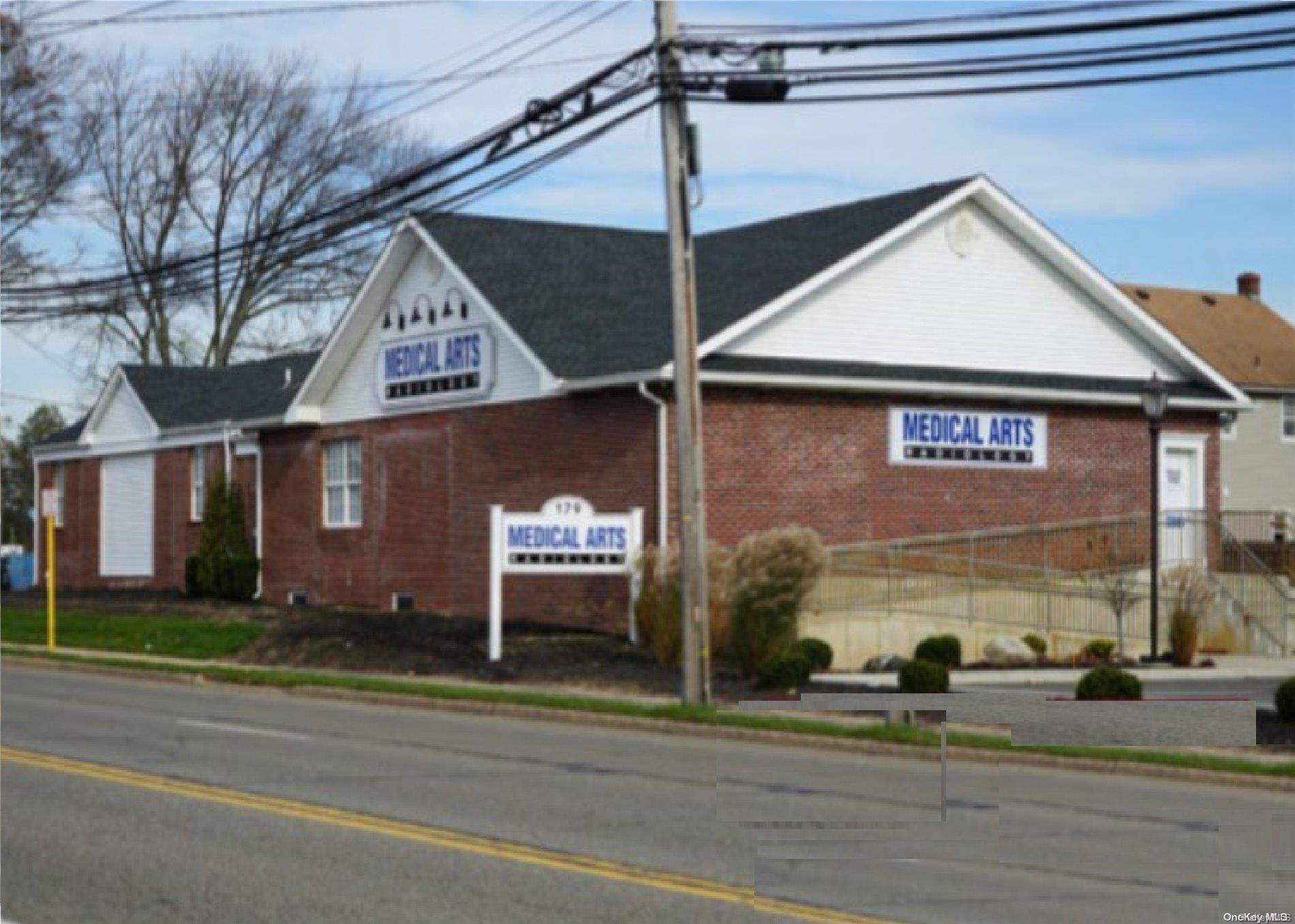 179 Little East Neck Rd, West Babylon, NY 11704, USA property photo