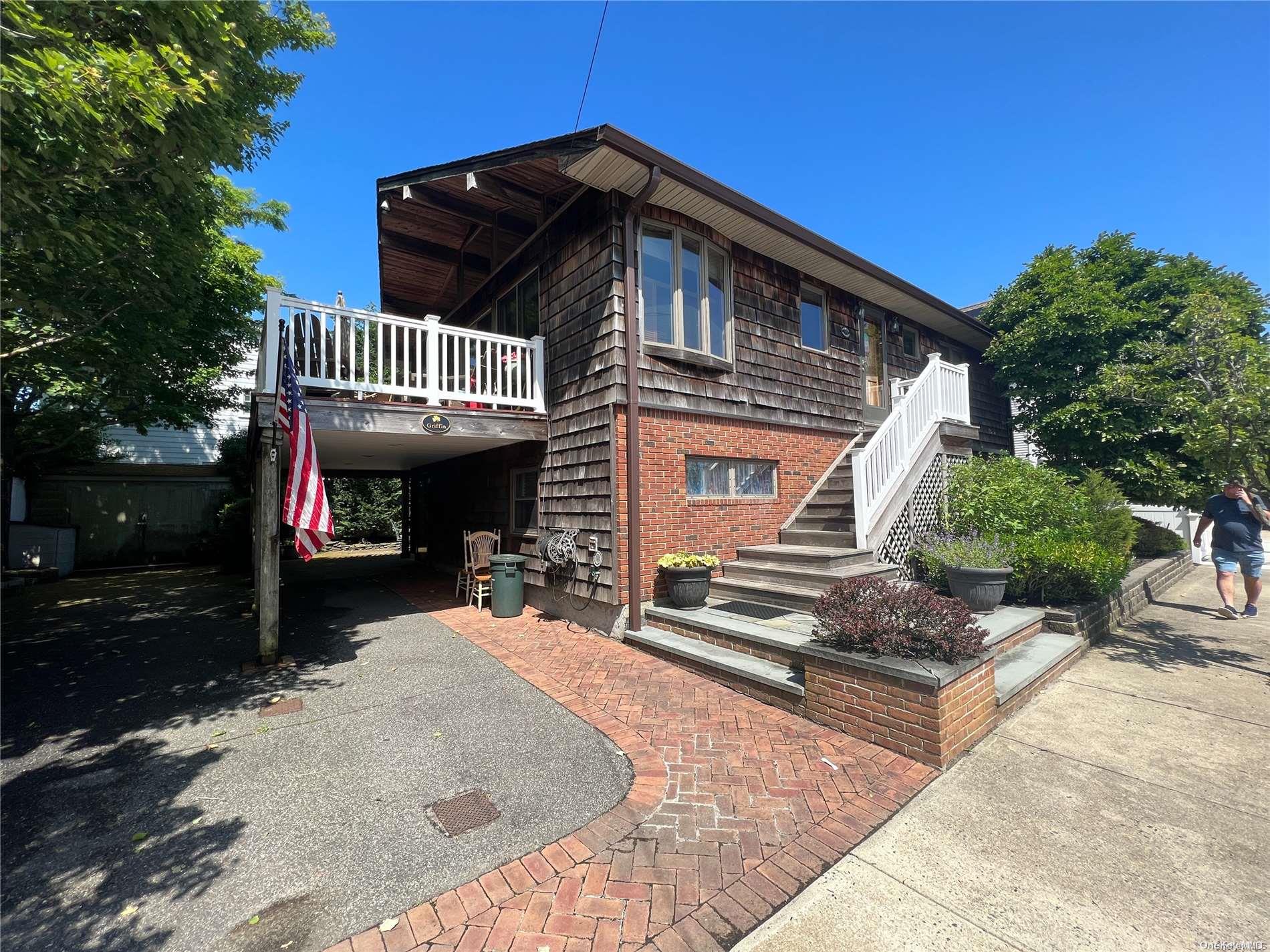 71 Garden City Ave, Point Lookout, NY 11569, USA property photo