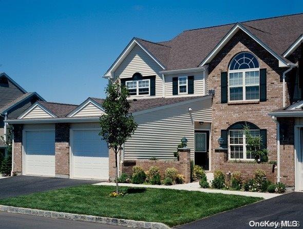 196 Overlook Dr, Farmingville, NY 11738, USA property photo