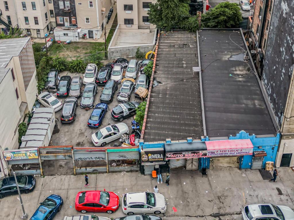 2106 Washington Avenue Bronx, NY 10457 property photo