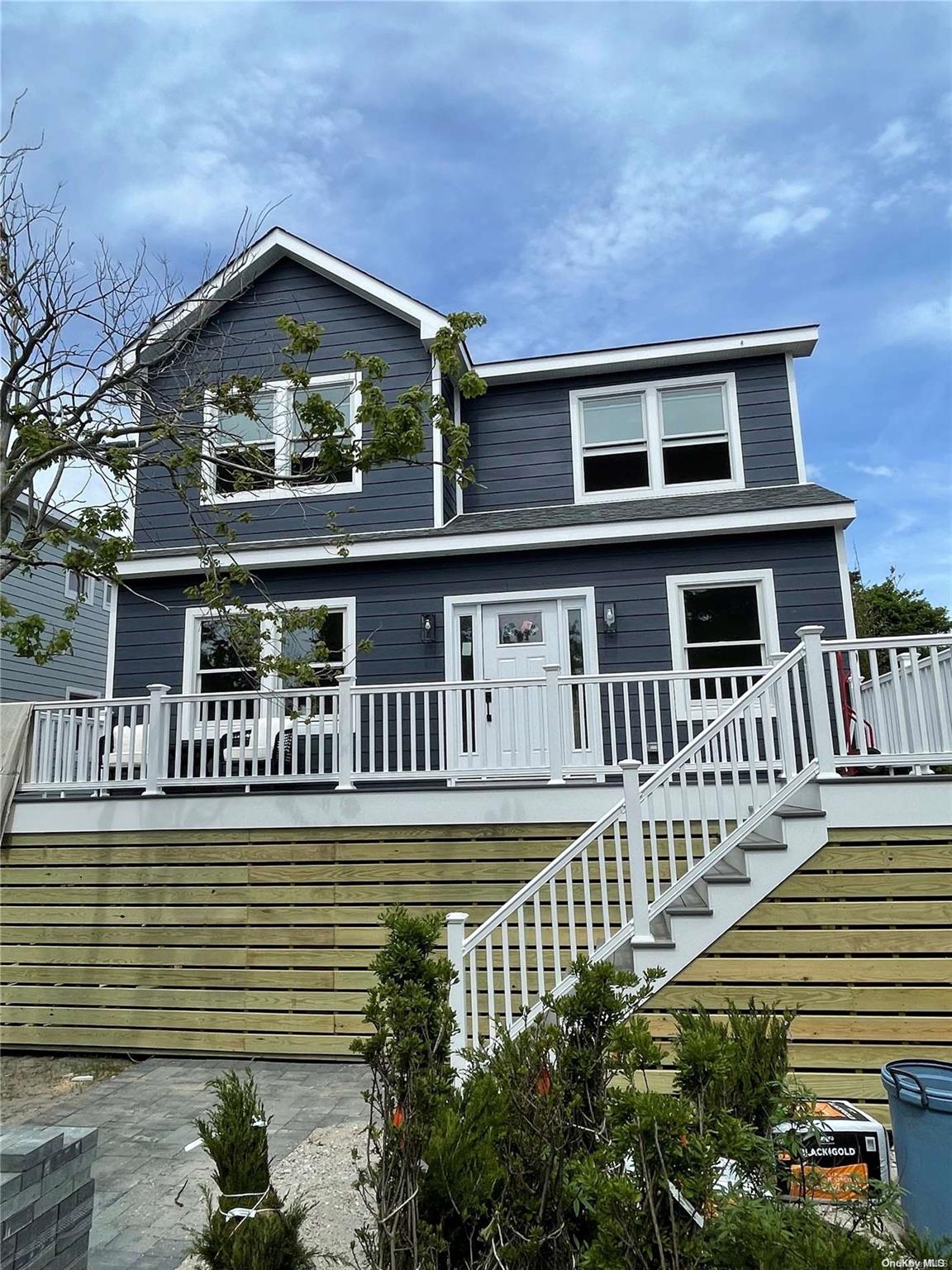 570 Bayberry Walk, Ocean Beach, NY 11770, USA property photo