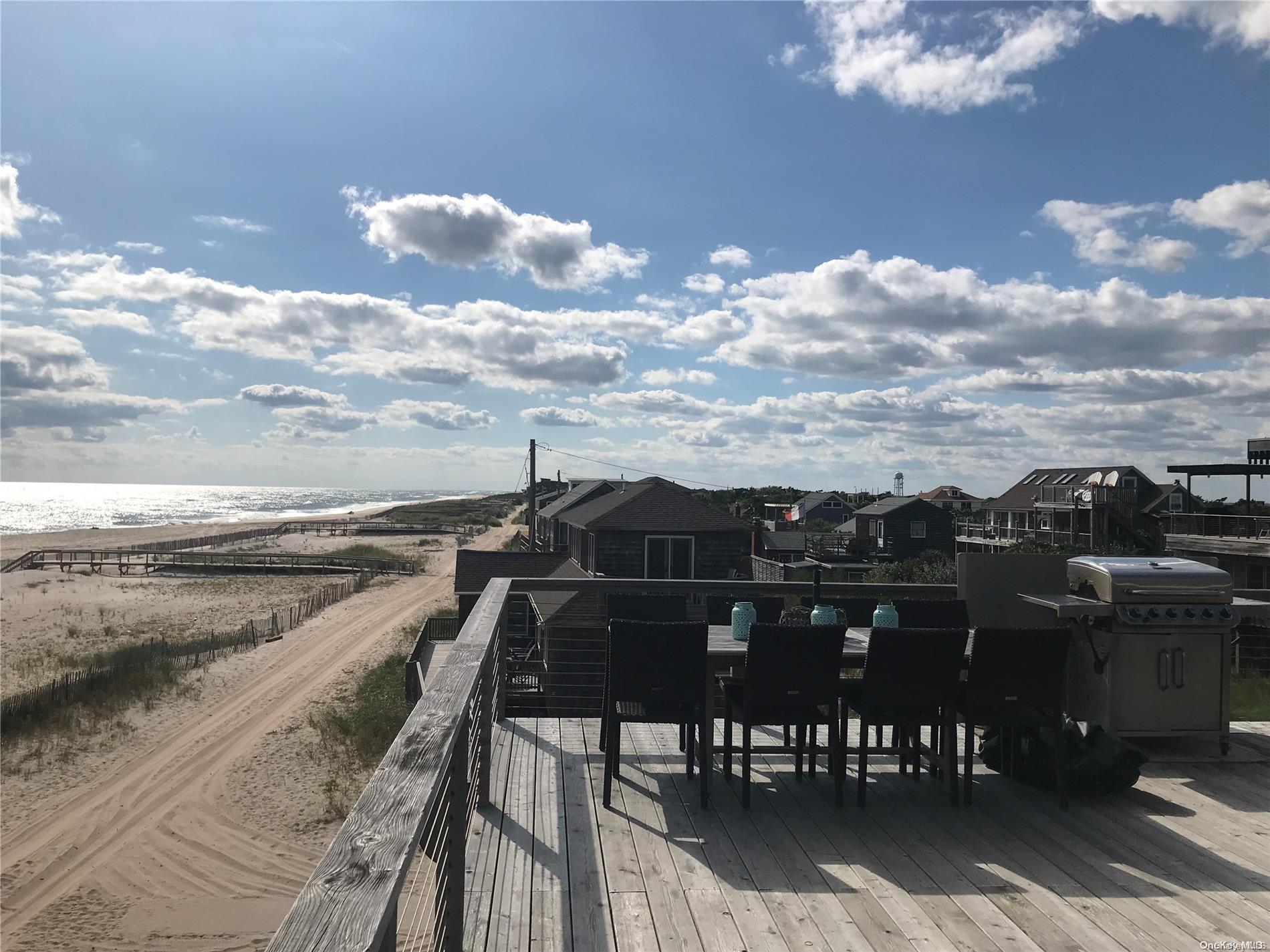 38 Oneida St, Ocean Beach, NY 11770, USA property photo