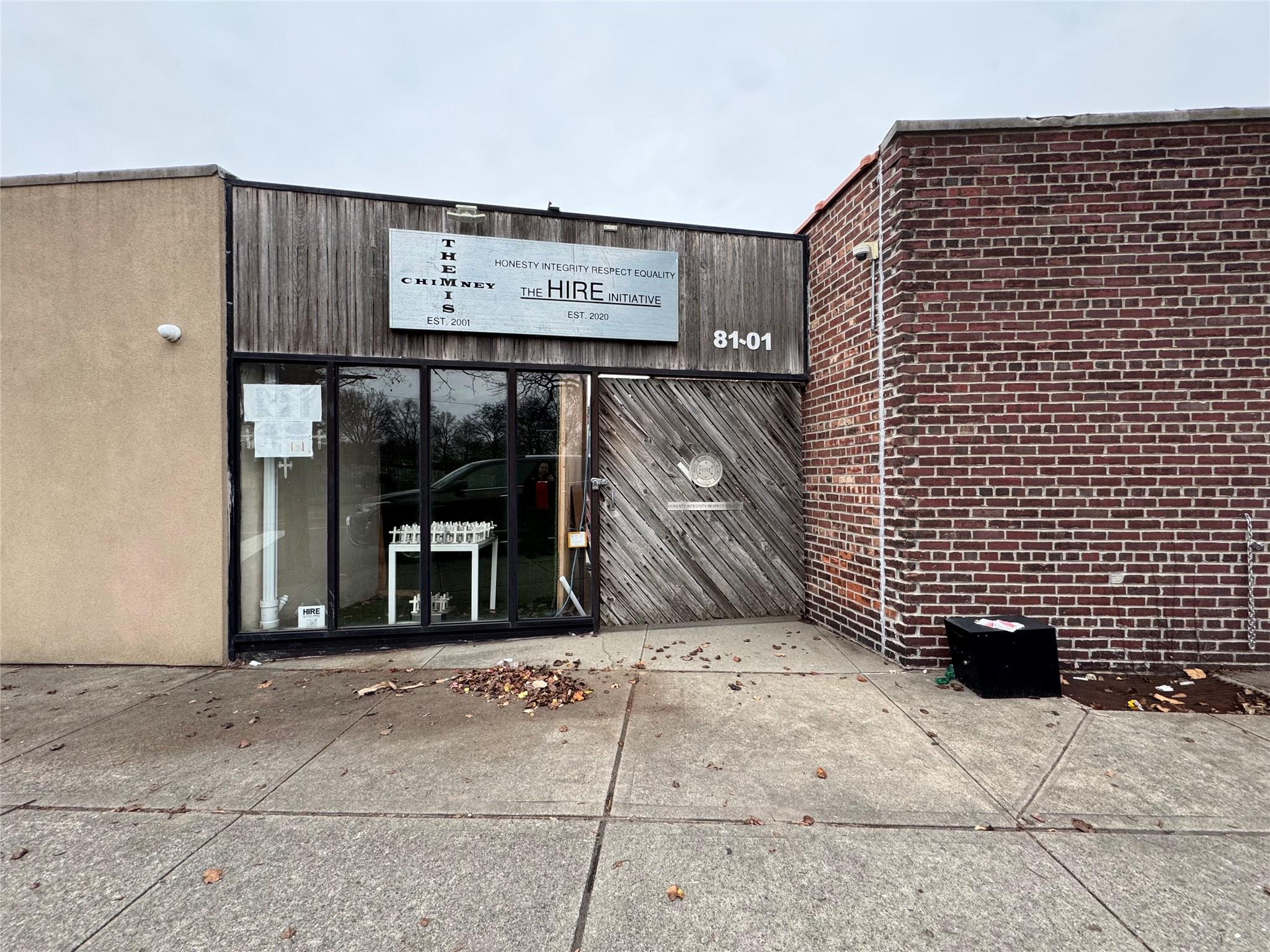 81-01 Furmanville Ave, Middle Village, NY 11379, USA property photo