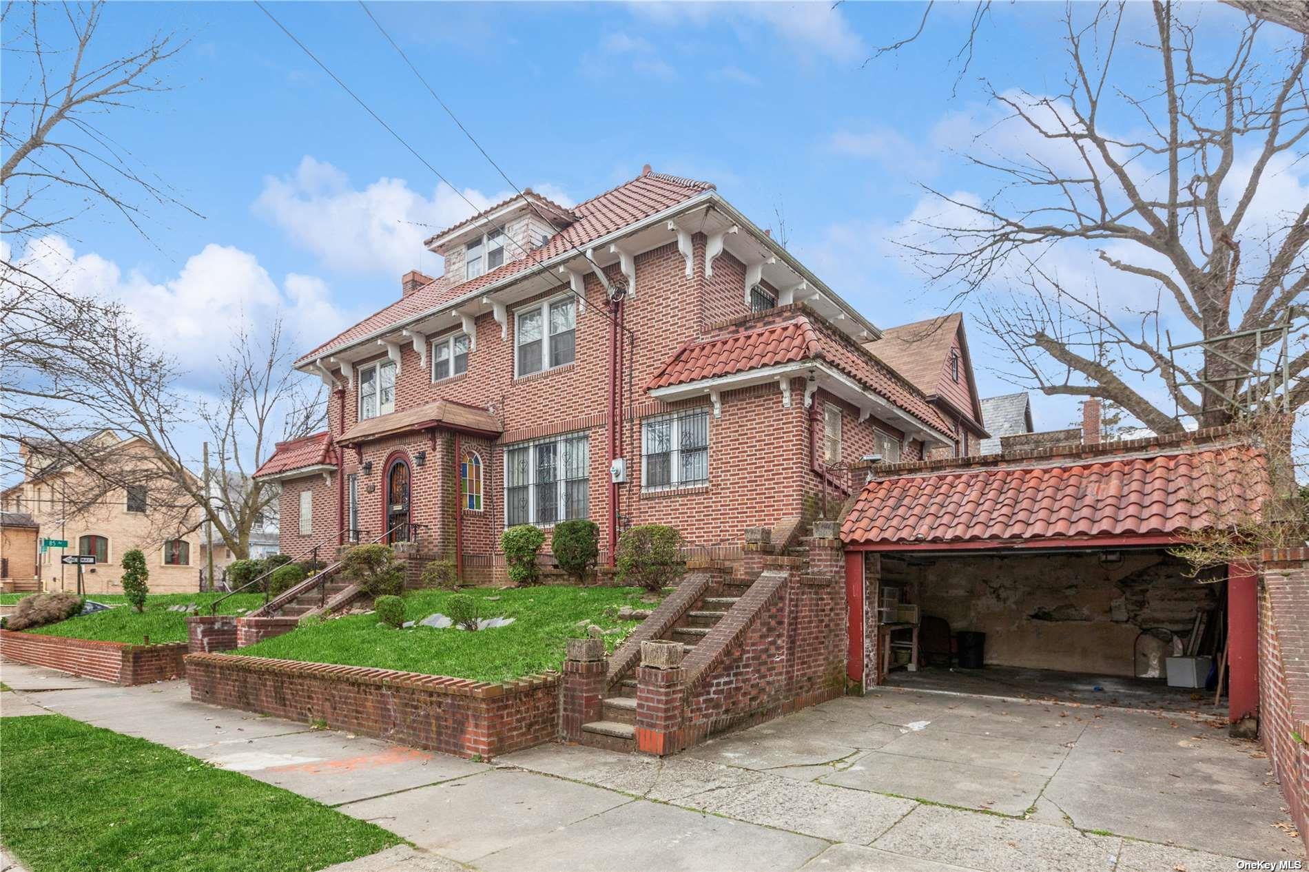 84-72 151st St, Queens, NY 11421, USA property photo