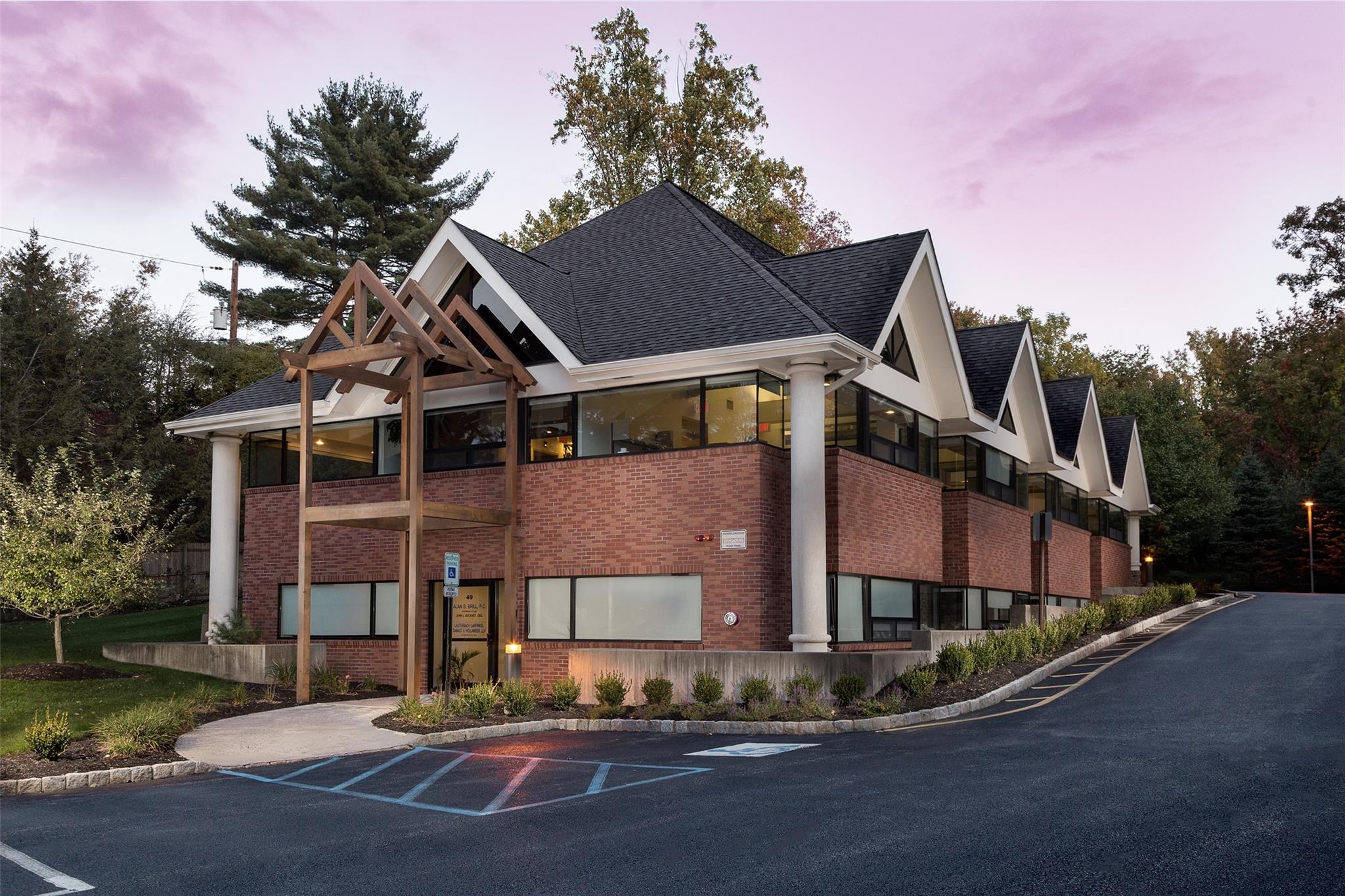 49 N Airmont Rd, Suffern, NY 10901, USA property photo
