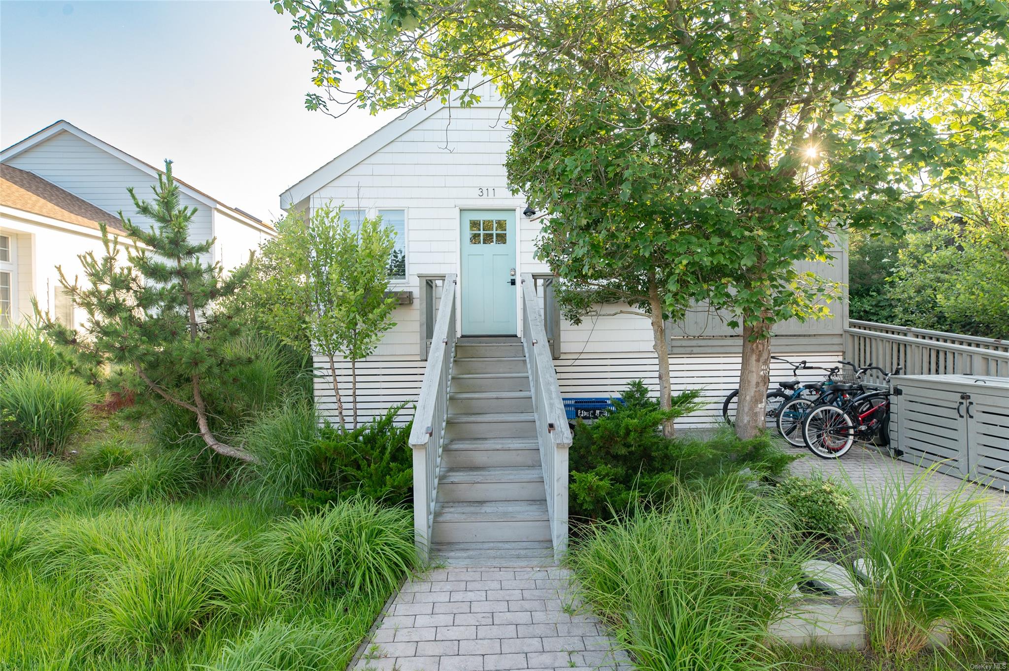 311 Wilmot Rd, Ocean Beach, NY 11770, USA property photo