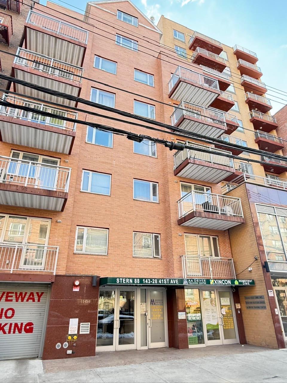 143-28 41st Ave Apt 8c, Flushing, NY 11355, USA property photo