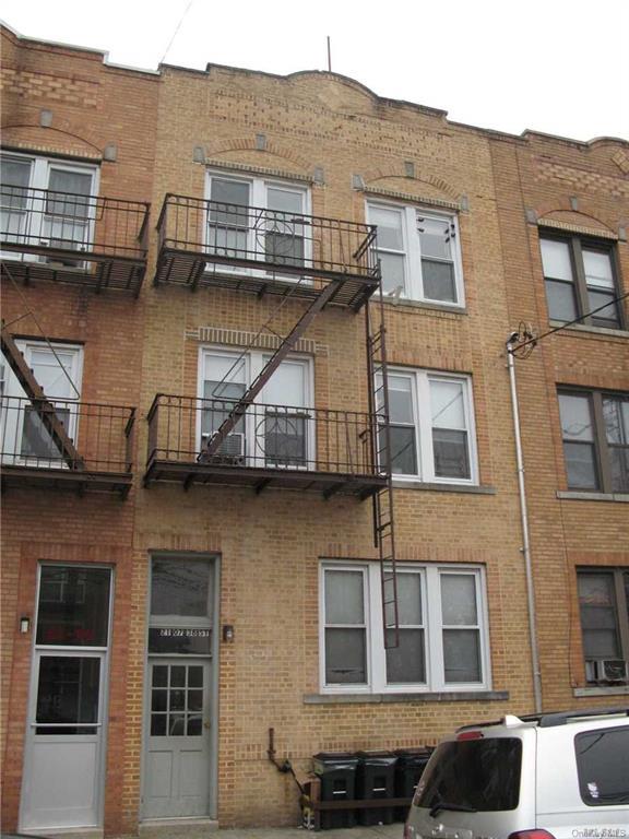 21-07 38th St, Astoria, NY 11105, USA property photo