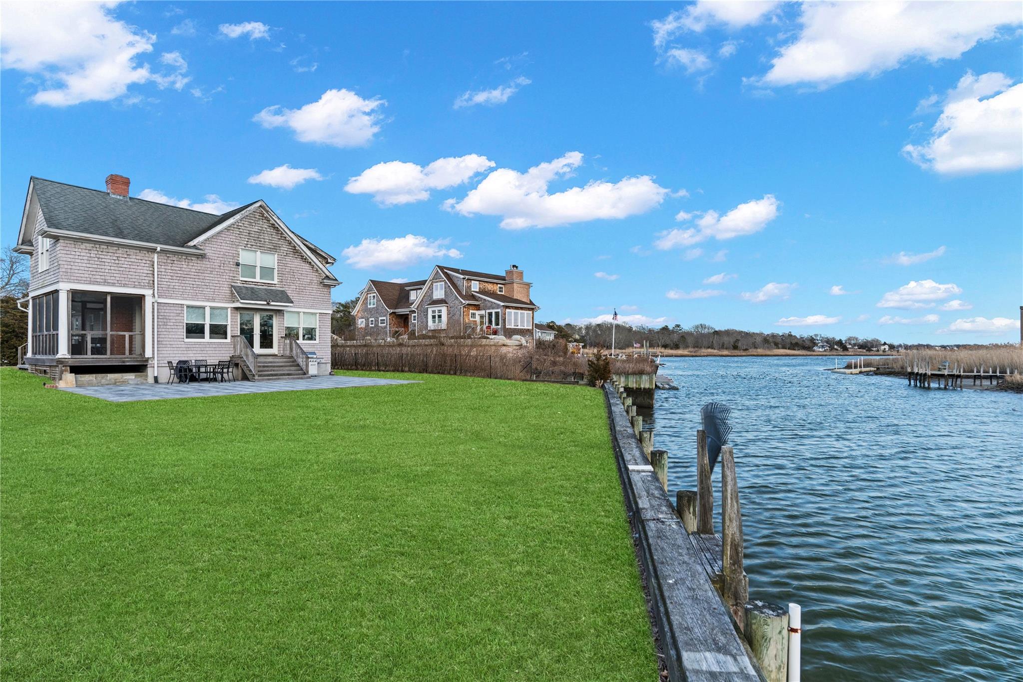 8 Hyler Dr, Hampton Bays, NY 11946, USA property photo