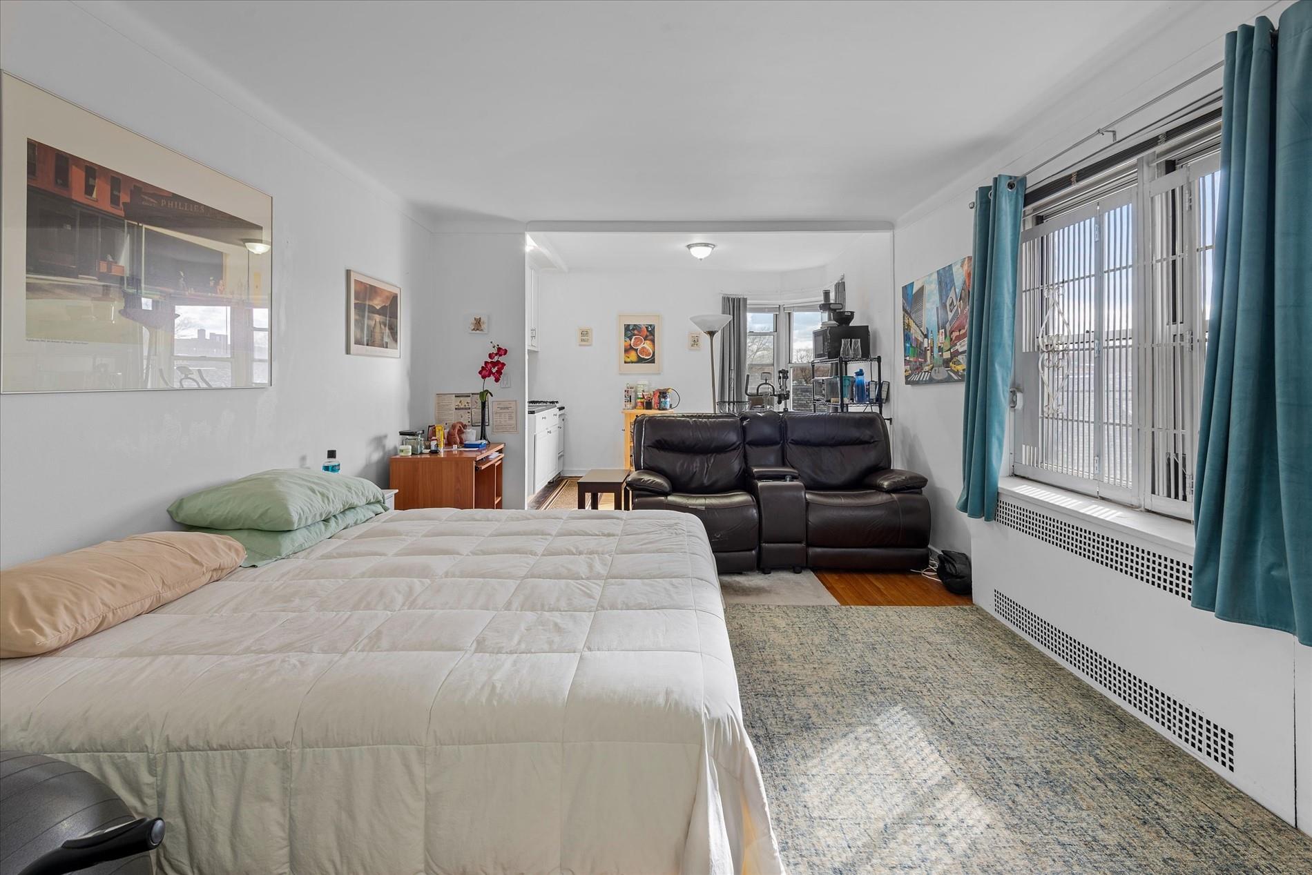 34-41 85th St, Jackson Heights, NY 11372, USA property photo