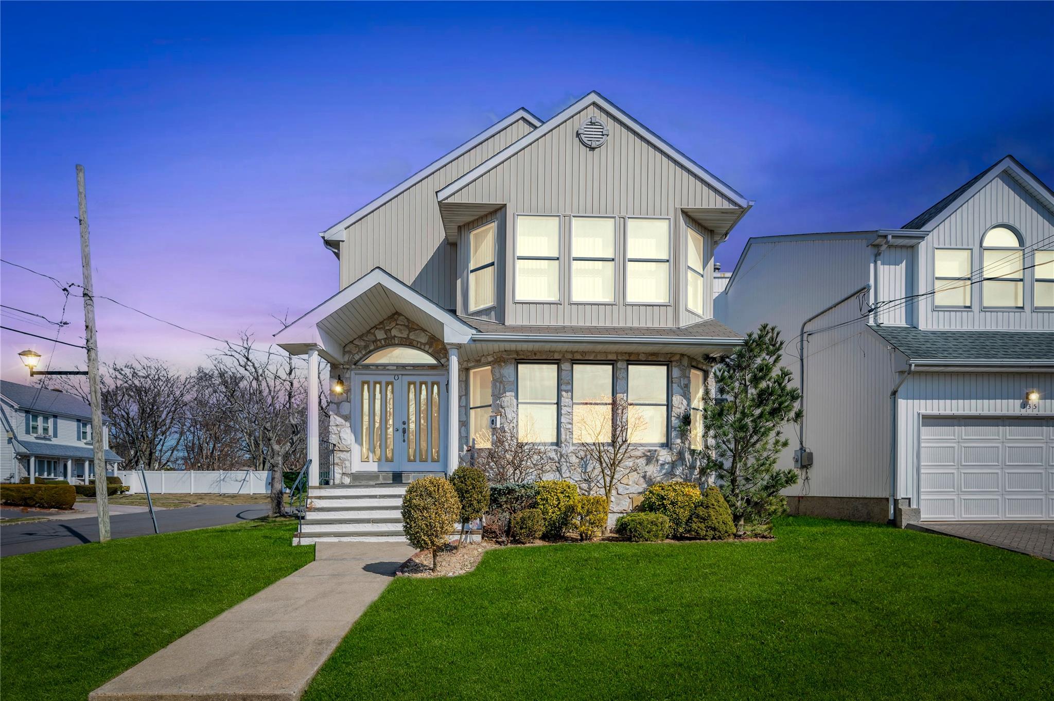 133 Wentworth Ave, Albertson, NY 11507, USA property photo