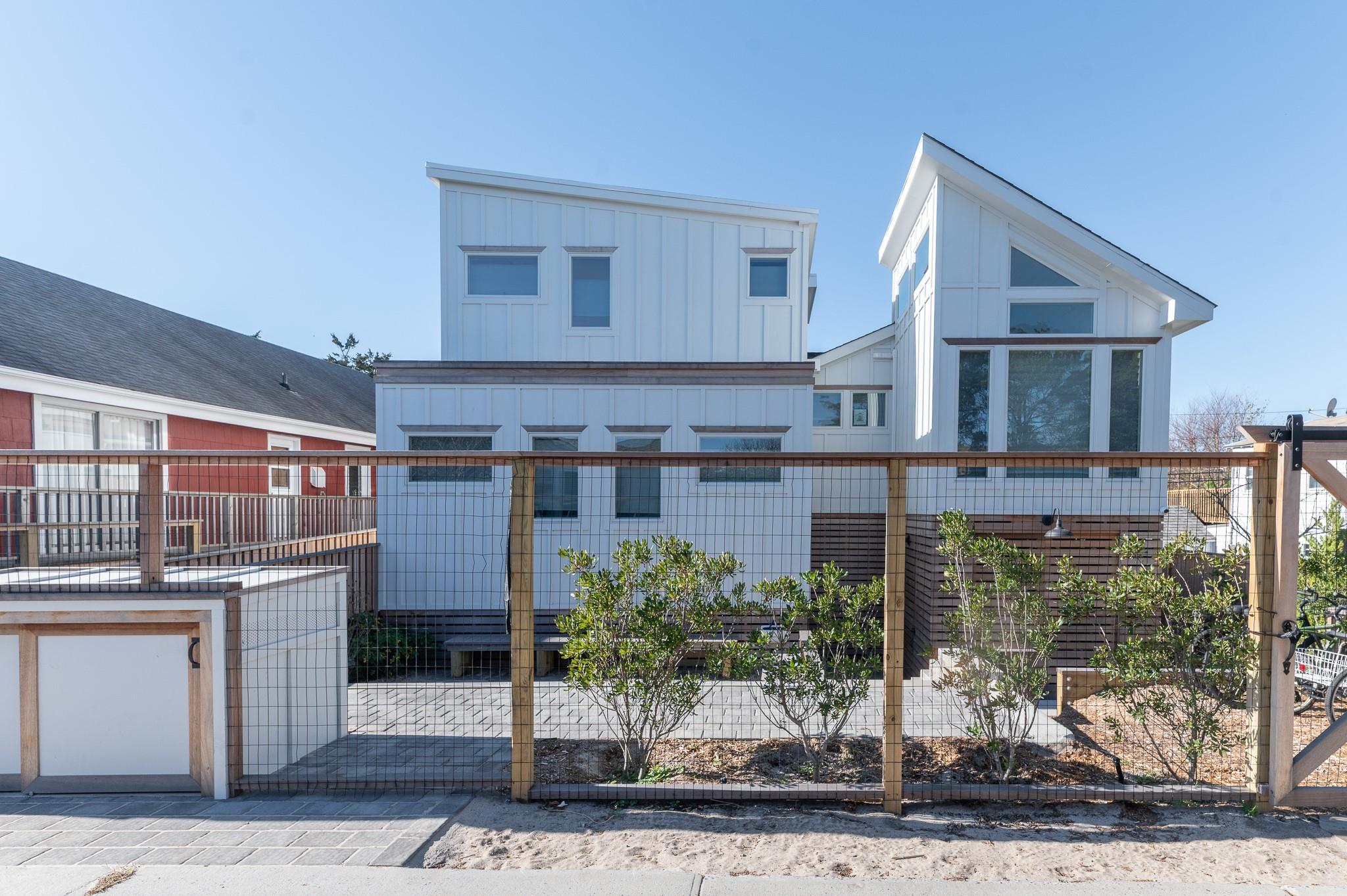 64 Bungalow Ln, Ocean Beach, NY 11770, USA property photo
