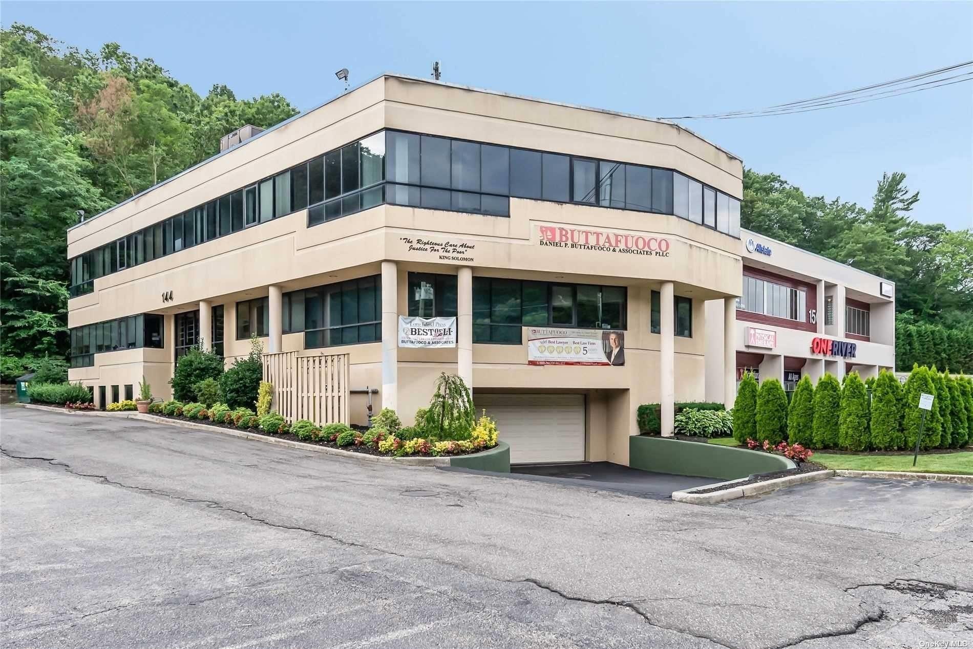 144 Woodbury Rd, Woodbury, NY 11797, USA property photo