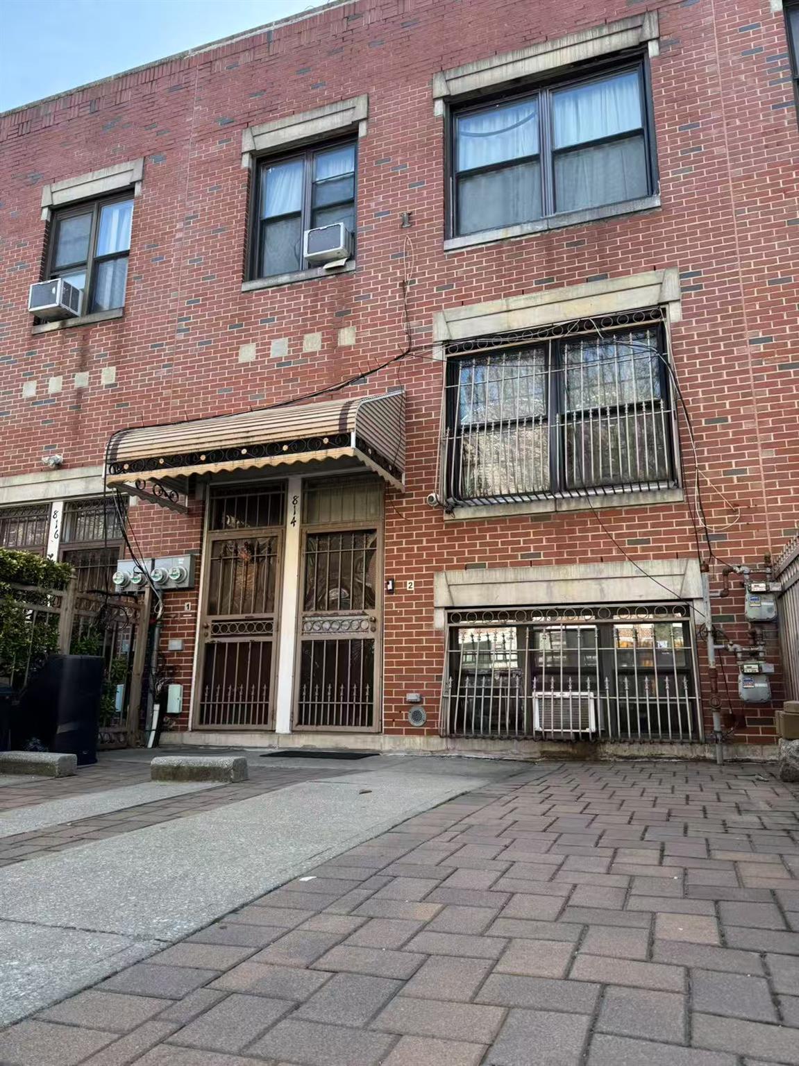 814 Fox St, Bronx, NY 10459, USA property photo