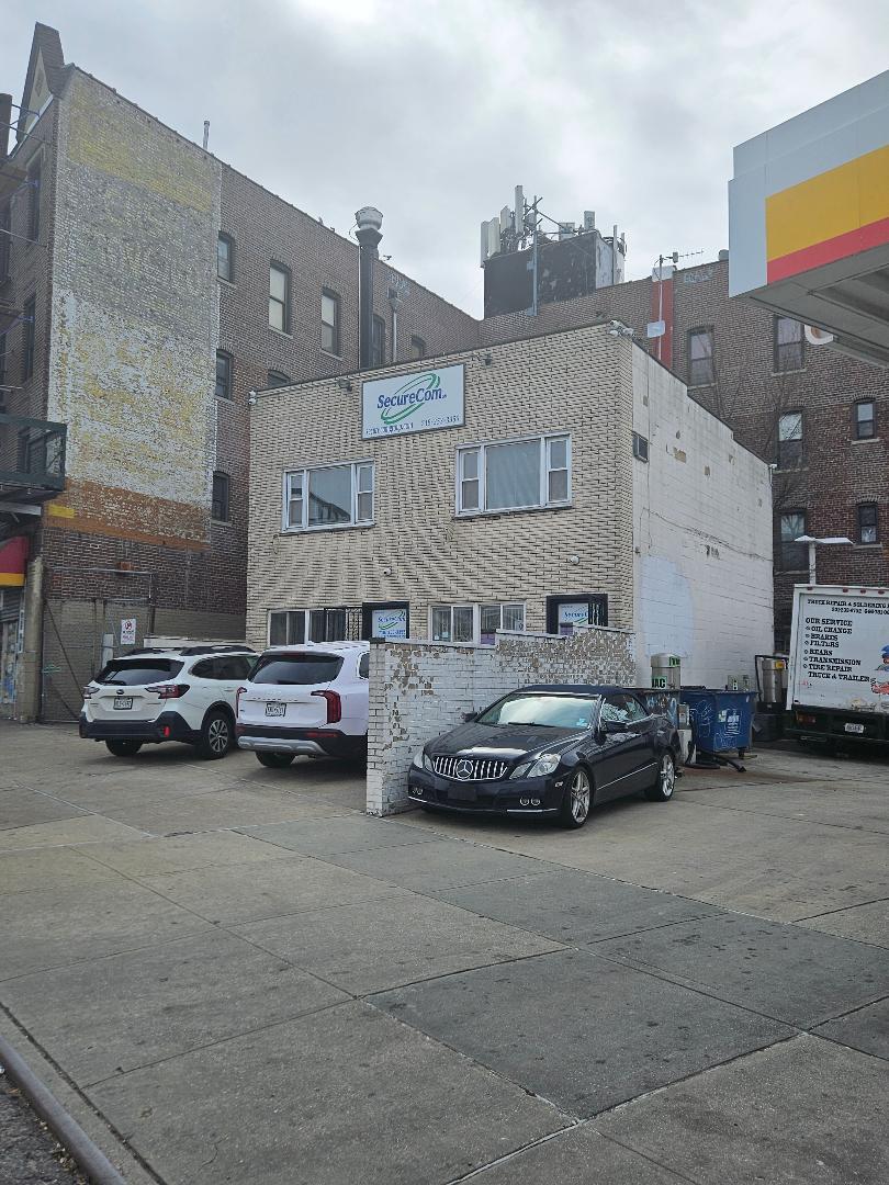 92-16 Astoria Blvd, Flushing, NY 11369, USA property photo