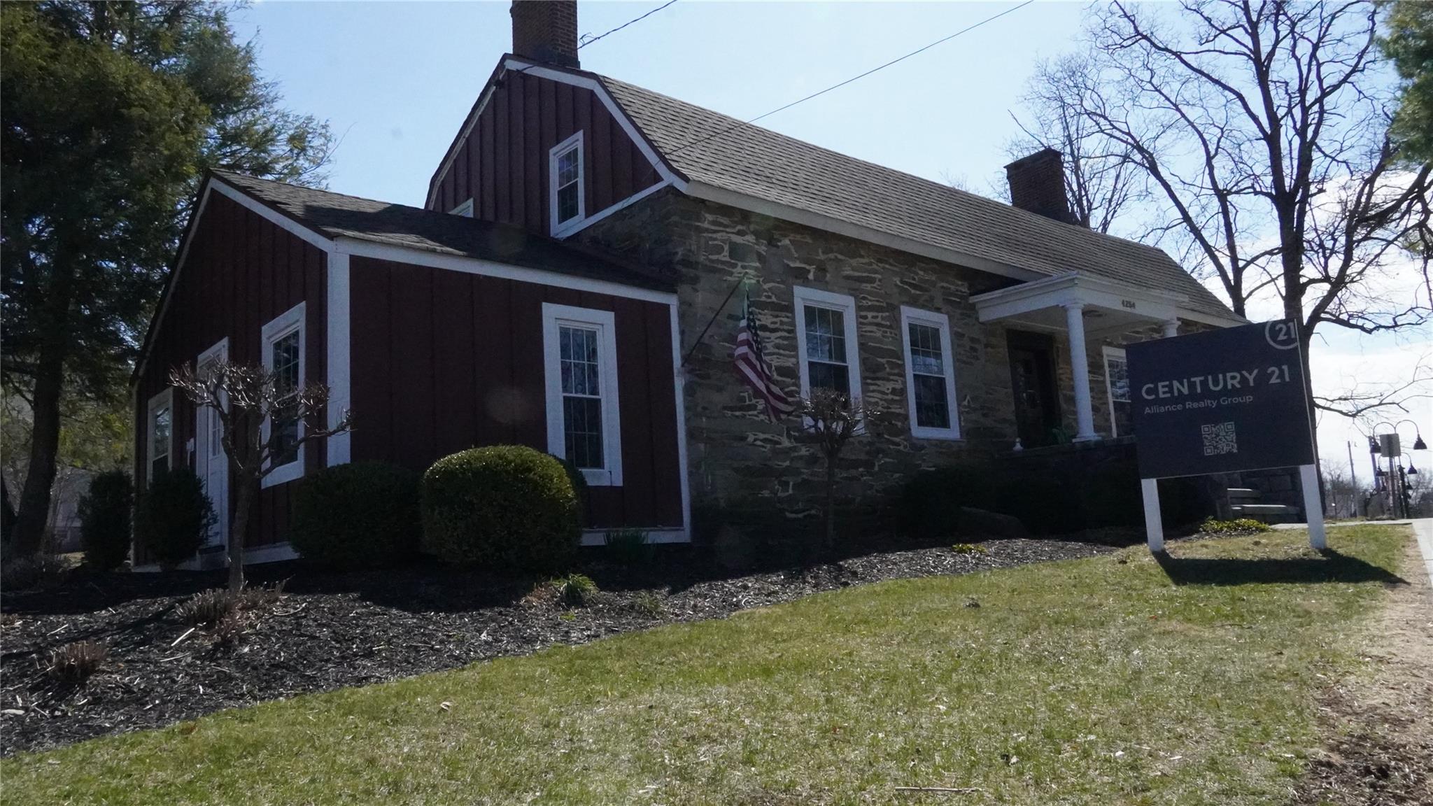 4254 Albany Post Rd, Hyde Park, NY 12538, USA property photo