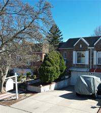 68-10 60th Dr, Flushing, NY 11378, USA property photo