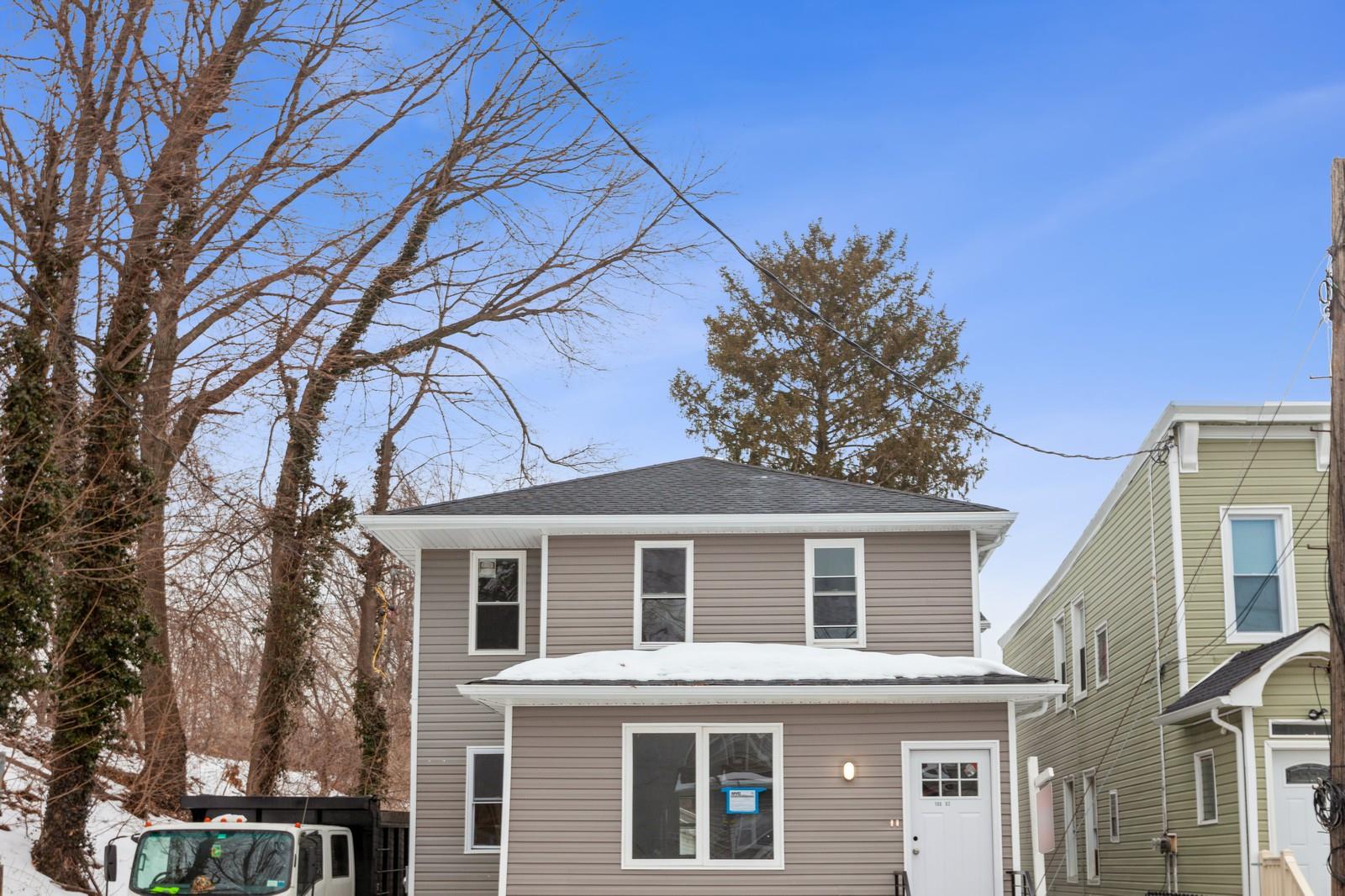 100-3 90th St, Ozone Park, NY 11416, USA property photo