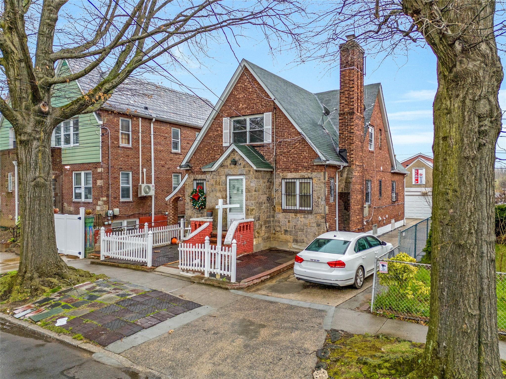 140-50 Quince Ave, Flushing, NY 11355, USA property photo