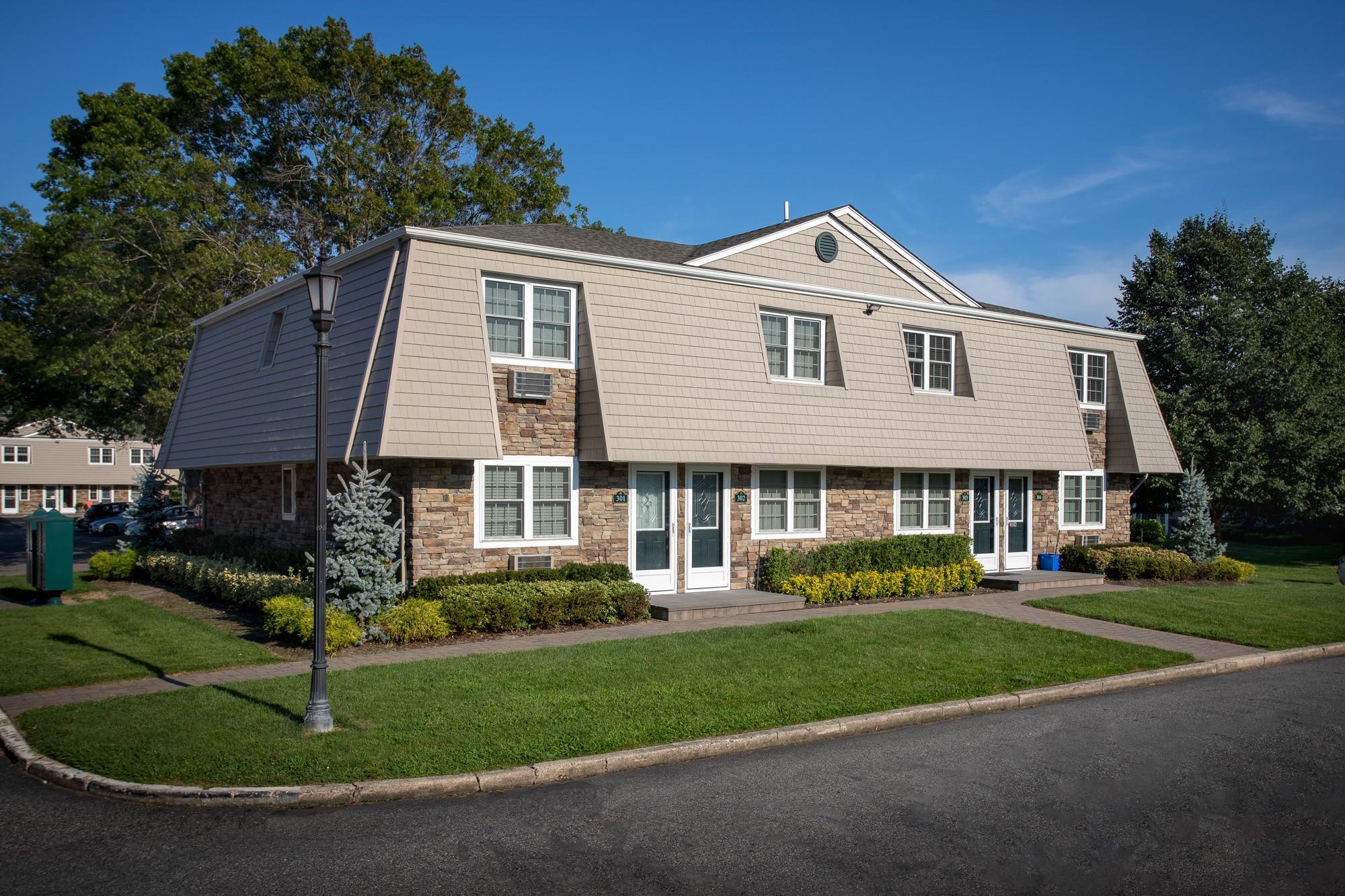 610 Imperial Way, Bayport, NY 11705, USA property photo