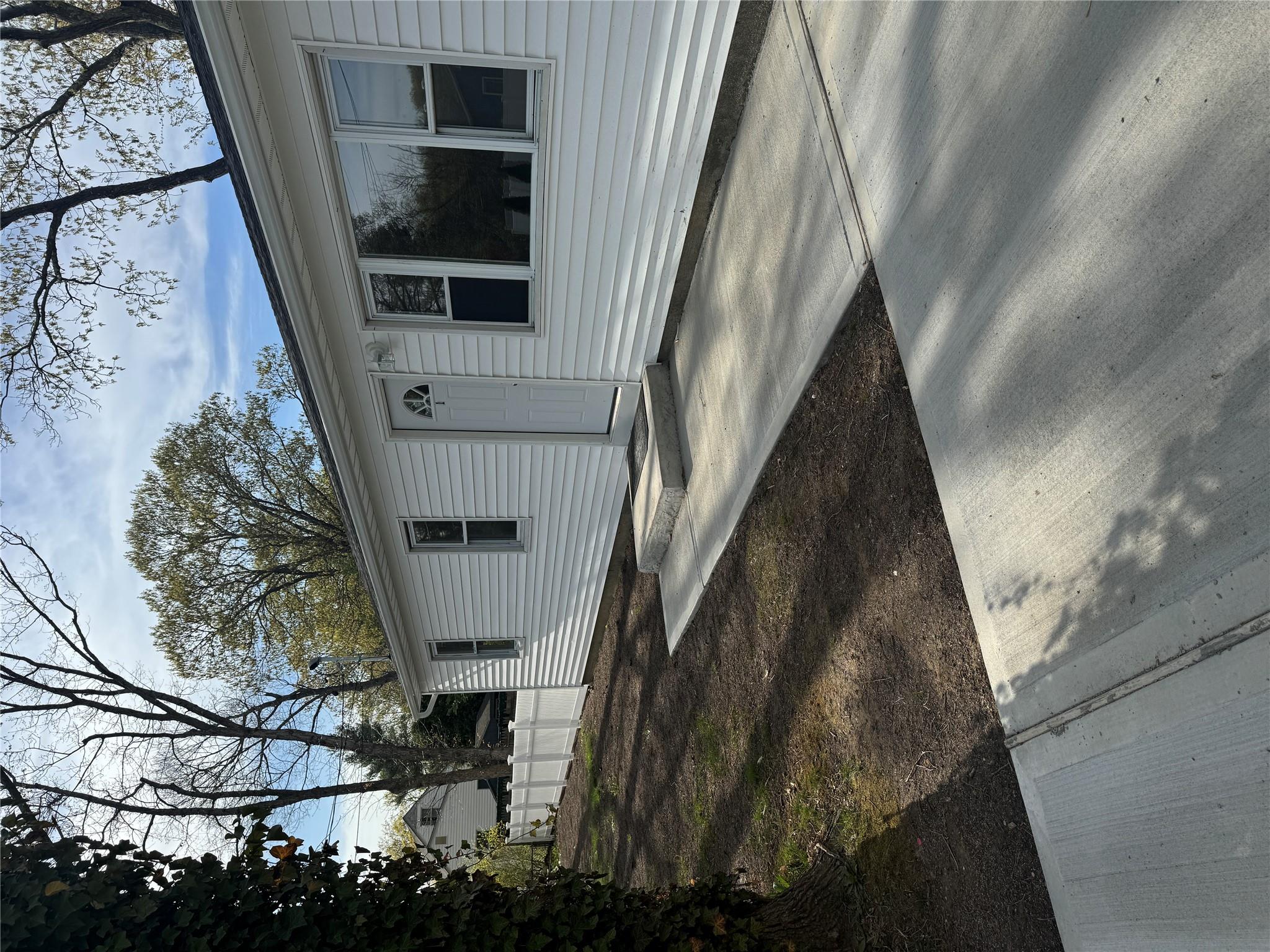 1 Pine Rd, Middle Island, NY 11953, USA property photo