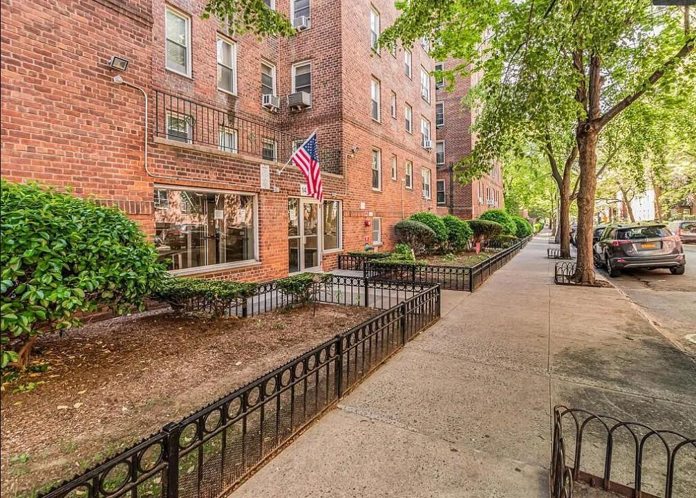 1475 Thieriot Ave, Bronx, NY 10460, USA property photo