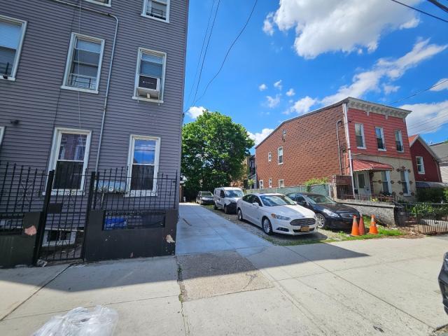 400 Linwood St, Brooklyn, NY 11208, USA property photo