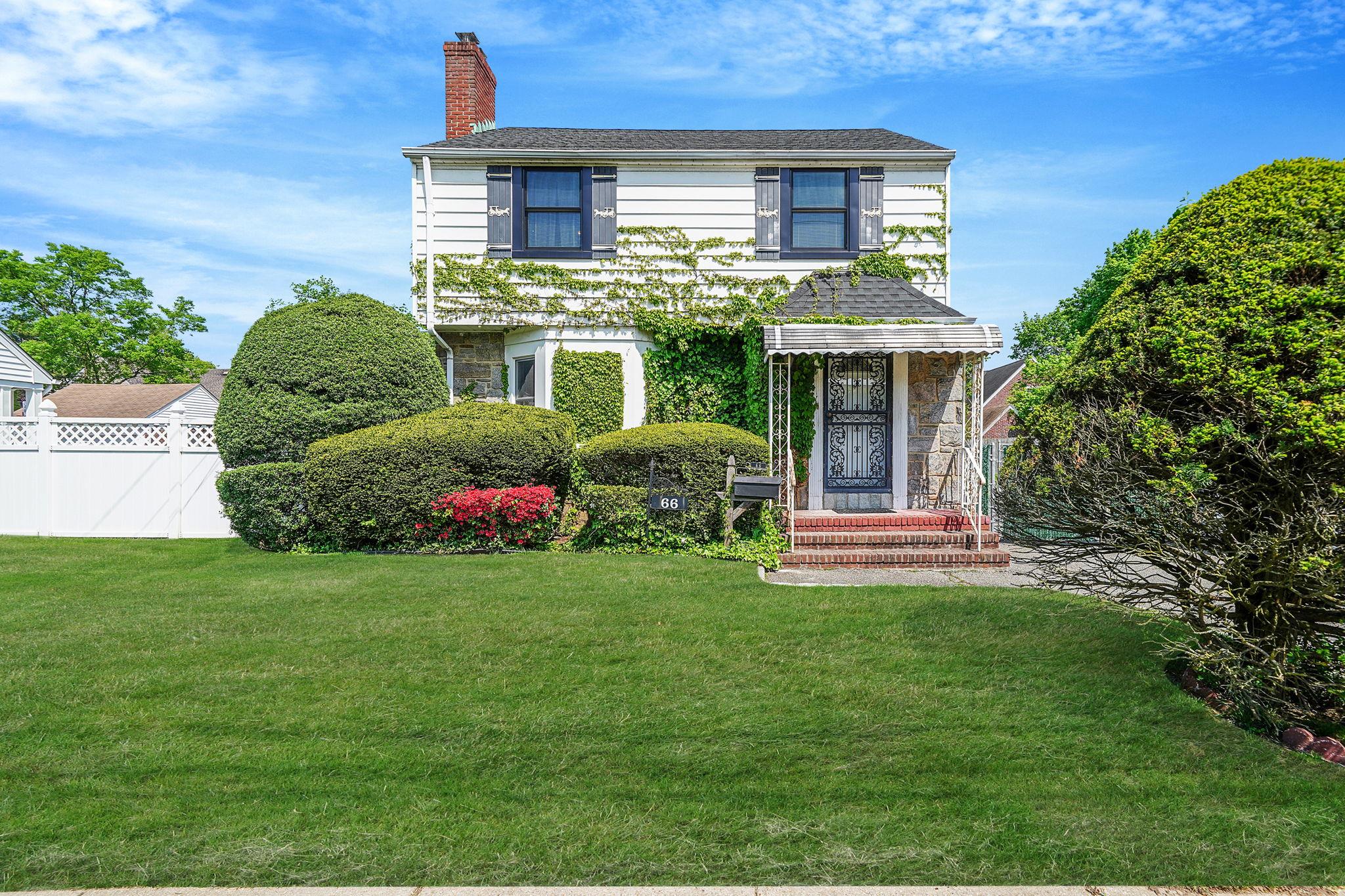 66 Elmwood Ave, Hempstead, NY 11550, USA property photo