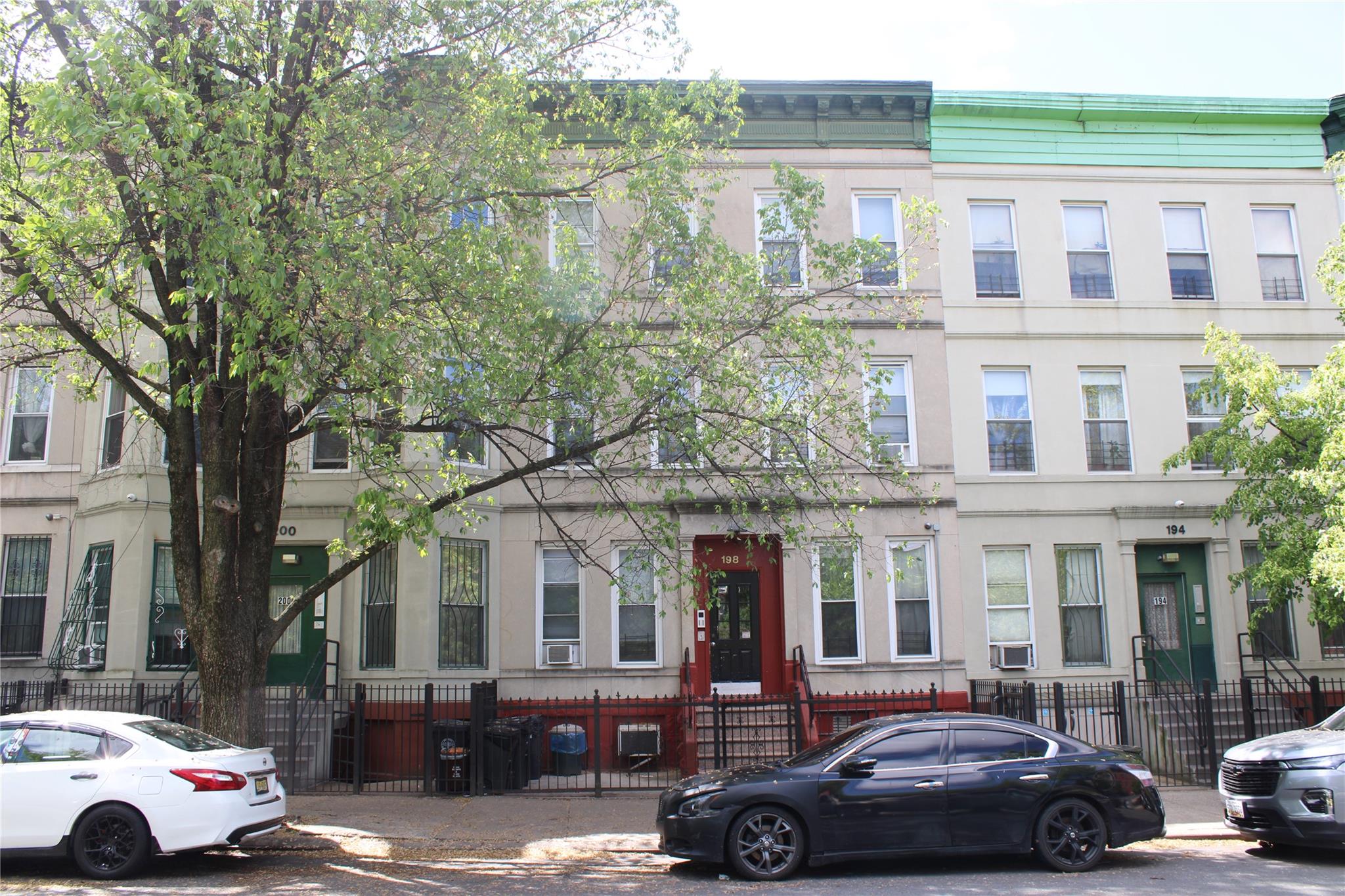 198 Hull St, Brooklyn, NY 11233, USA property photo