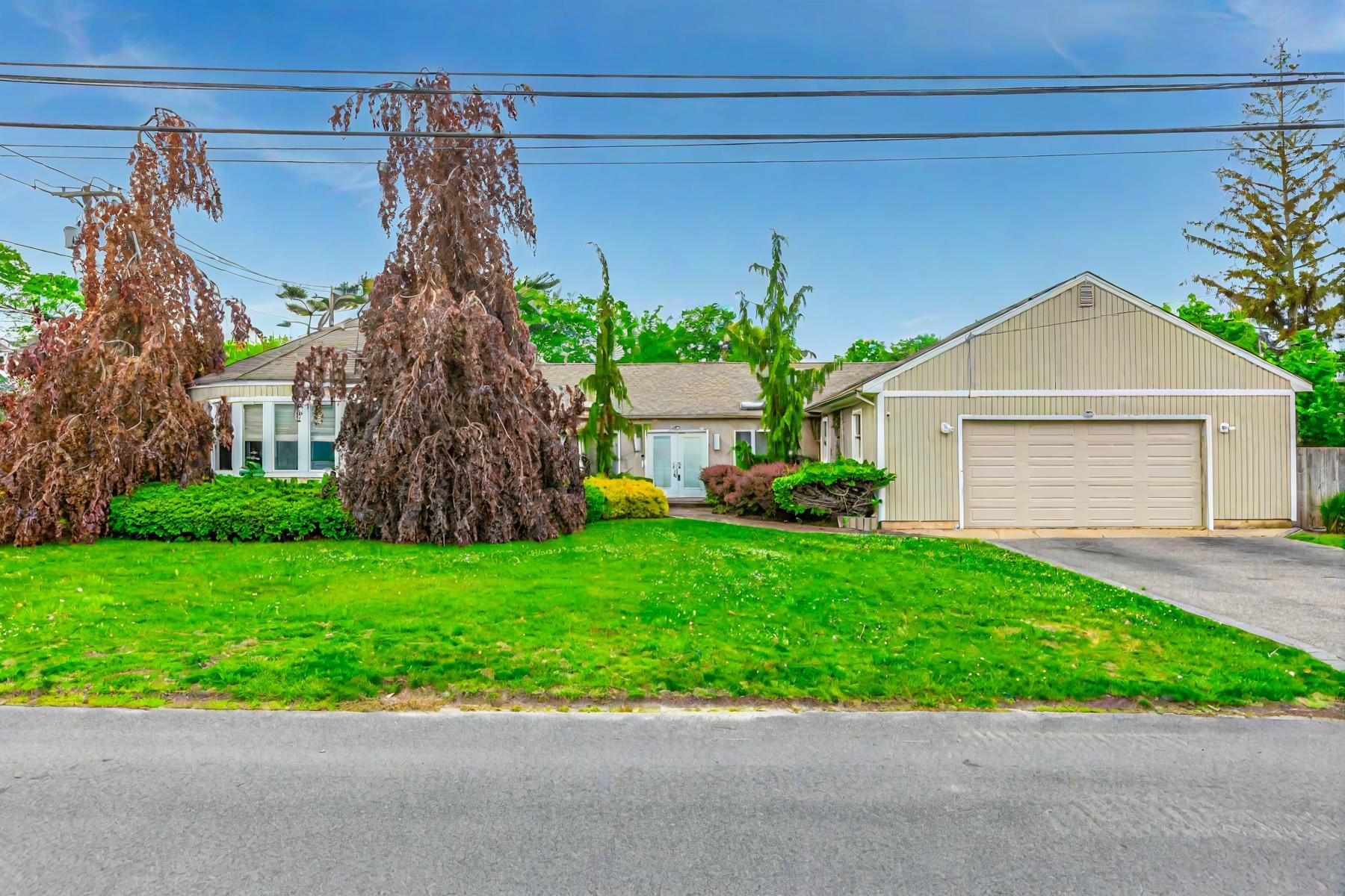 11 Woodside Ave, Islip, NY 11751, USA property photo