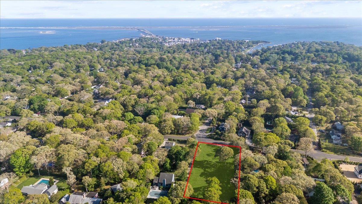 115 Bay Avenue E Hampton Bays, NY 11946 property photo