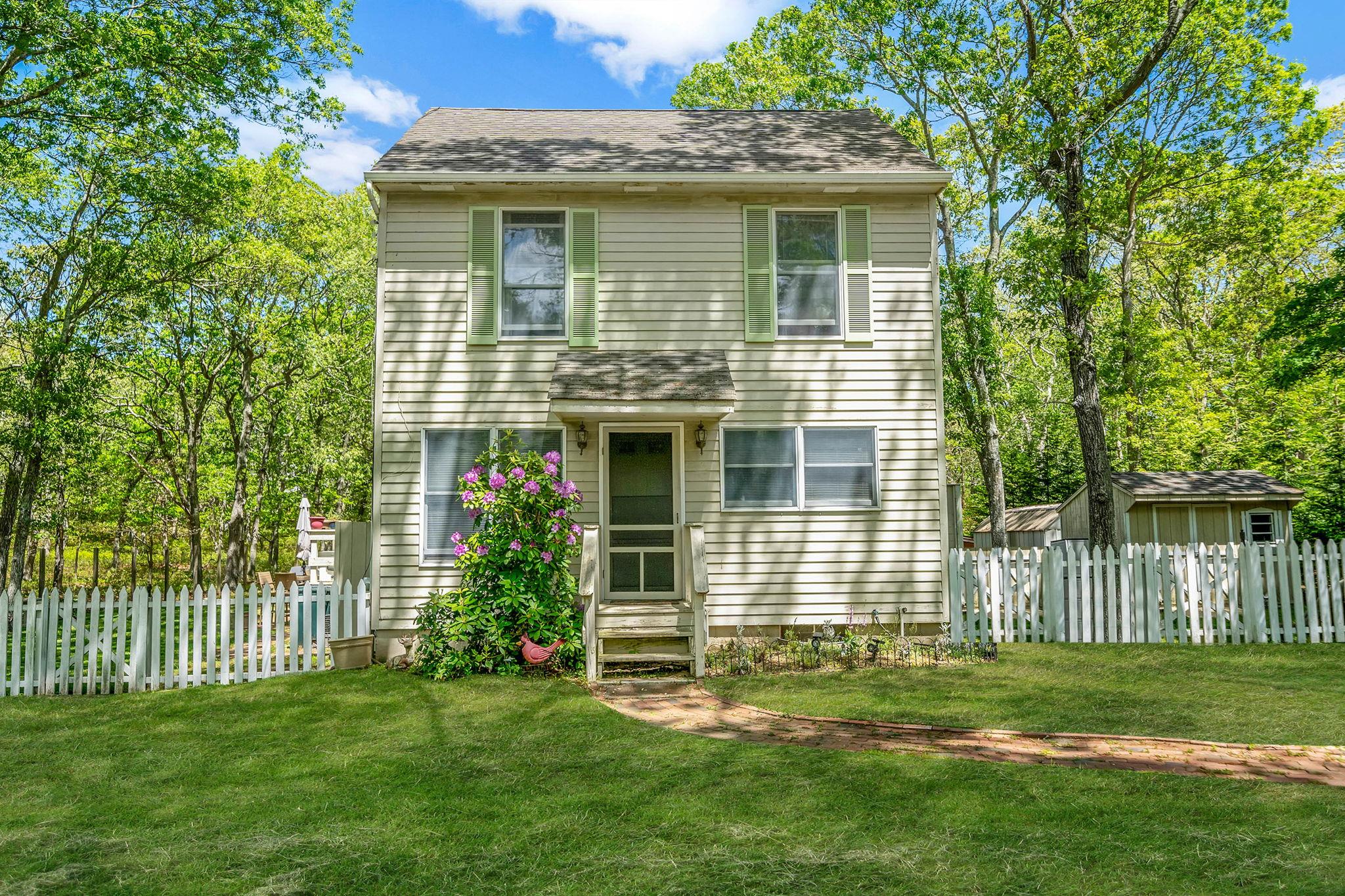 28 Huntting Ave, East Hampton, NY 11937, USA property photo