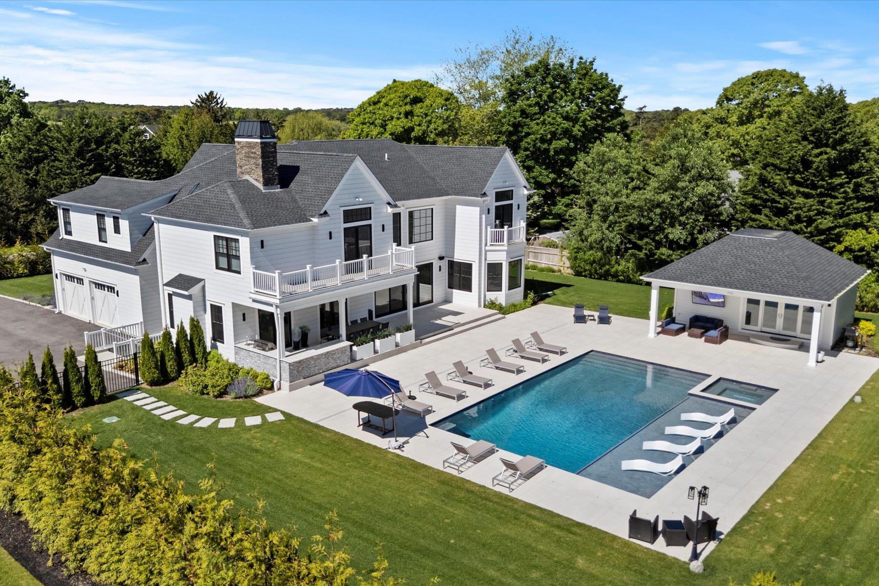 58 Country Club Dr, Southampton, NY 11968, USA property photo