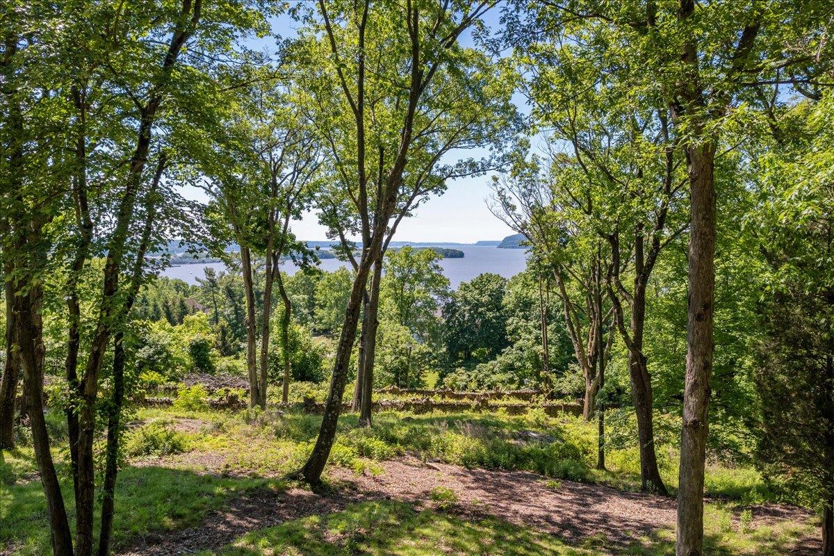 8 Prickly Pear Hill Rd, Croton-On-Hudson, NY 10520, USA property photo