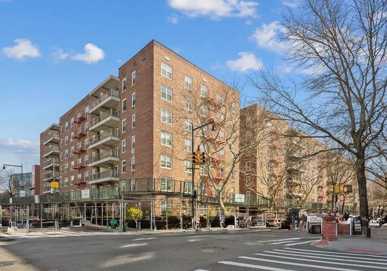 142-05 Roosevelt Avenue Unit 517 Flushing, NY 11354 property photo