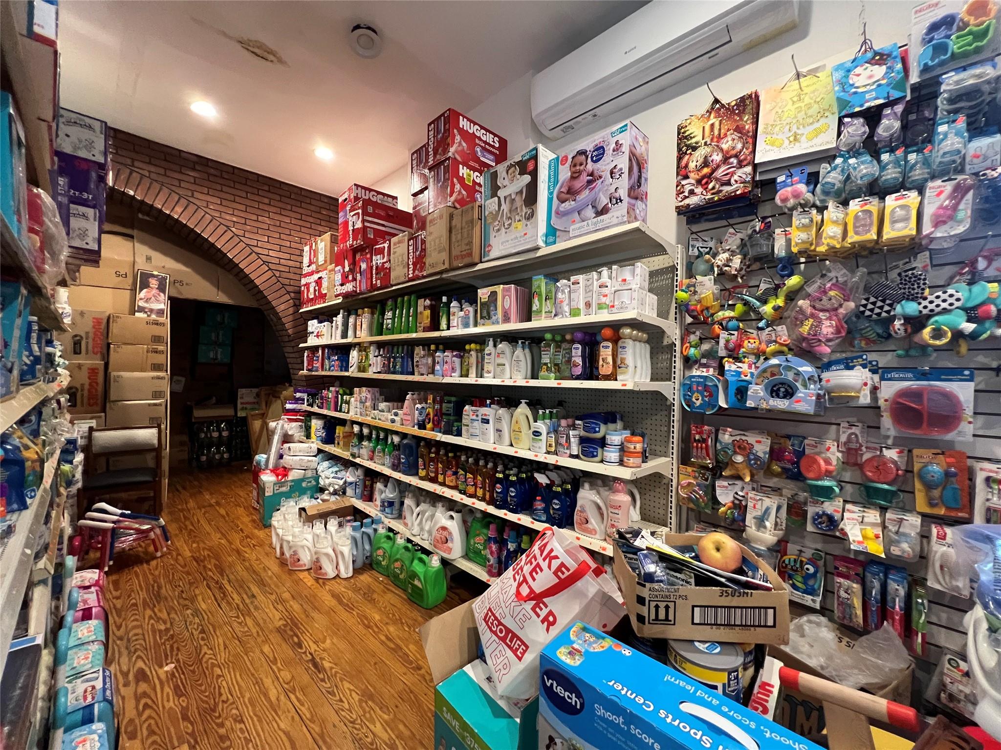 42-19 162nd St, Flushing, NY 11358, USA property photo