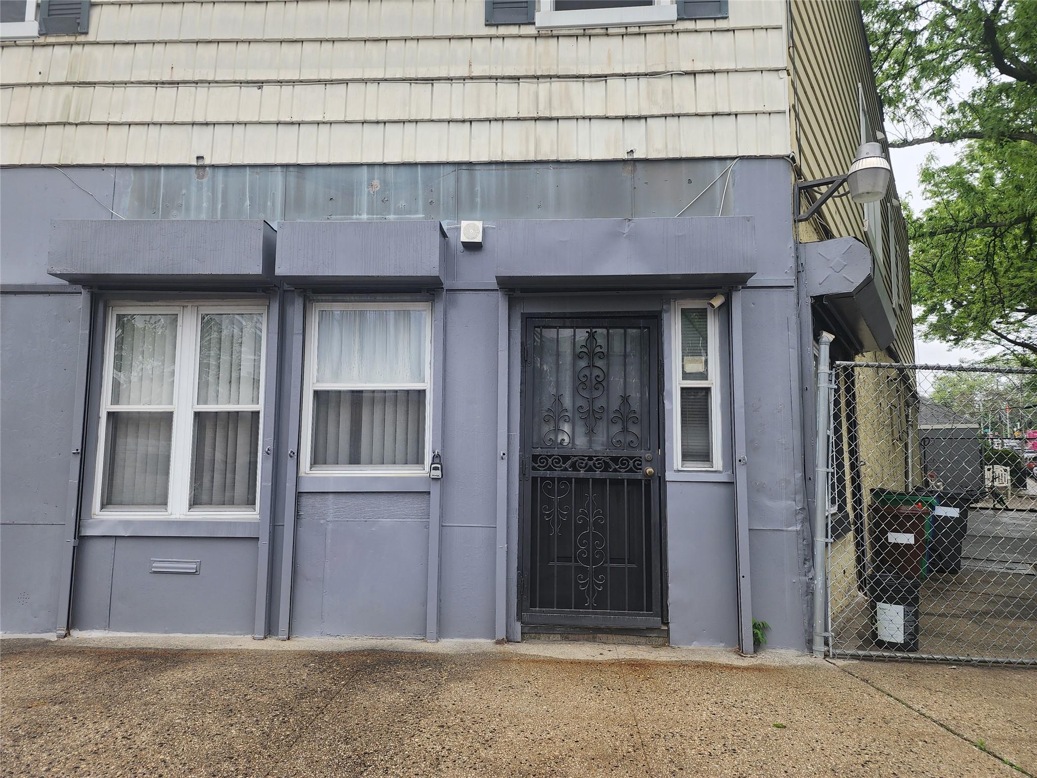 60-22 Flushing Ave, Flushing, NY 11378, USA property photo