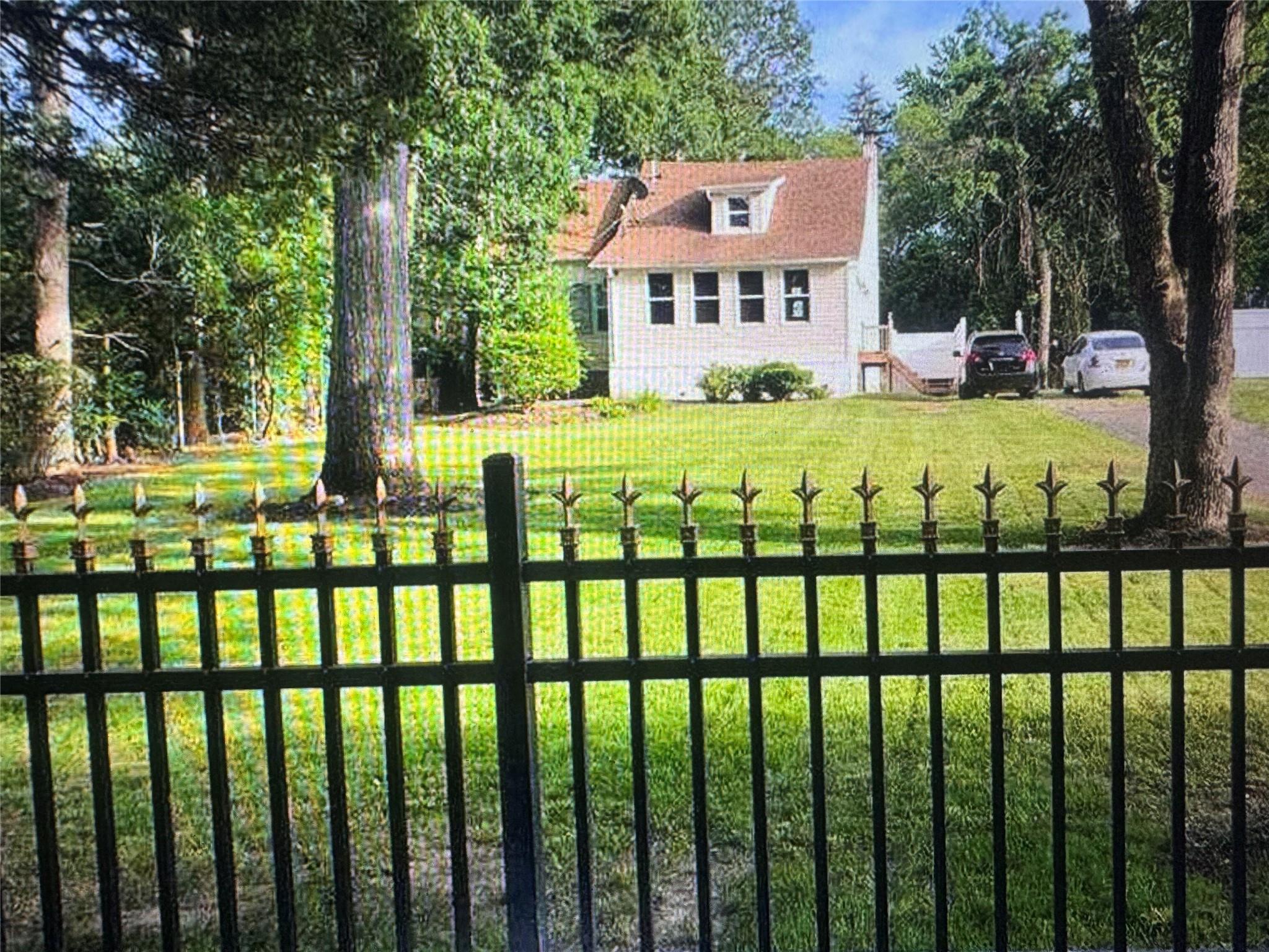 40 Inwood Ave, Selden, NY 11784, USA property photo