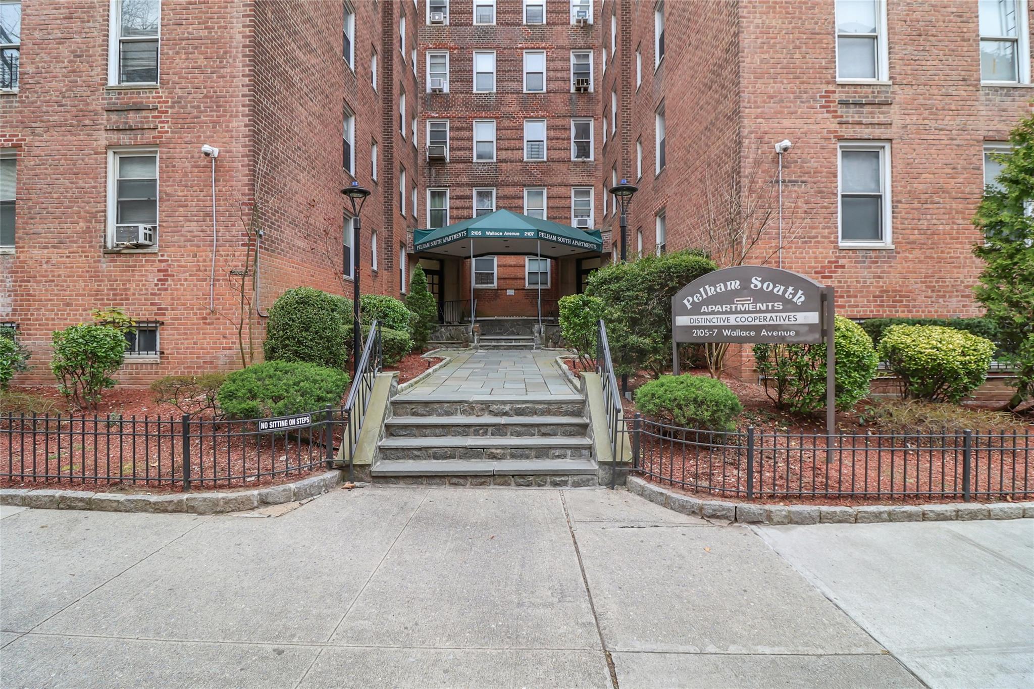 2105 Wallace Ave, Bronx, NY 10462, USA property photo